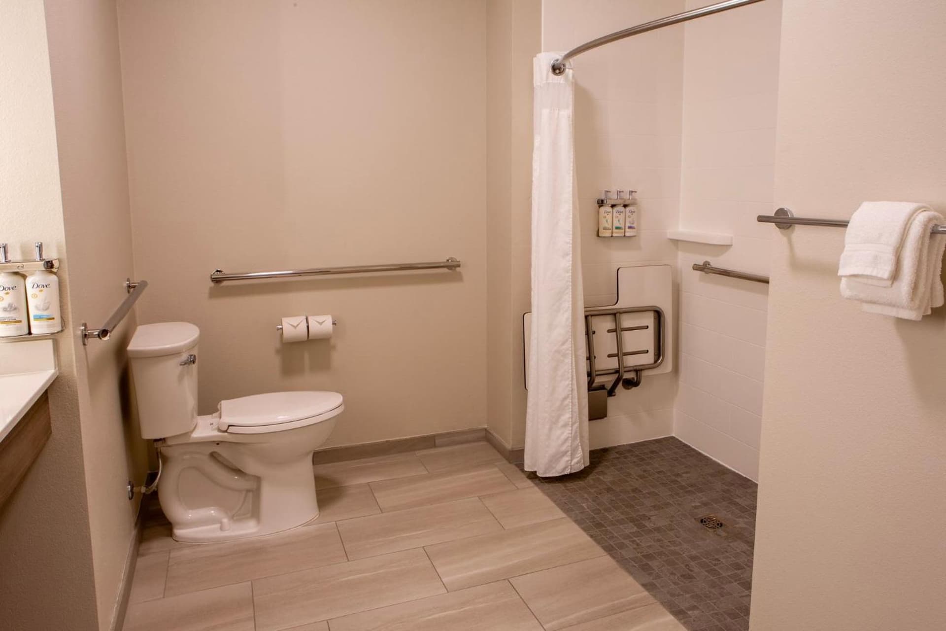 Holiday Inn Express & Suites Sioux City-South by IHG gallery photo in Sioux City, IA — image 42
