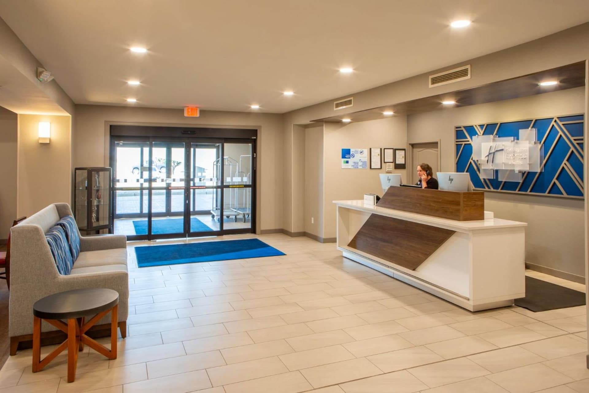 Holiday Inn Express & Suites Sioux City-South by IHG gallery photo in Sioux City, IA — image 65