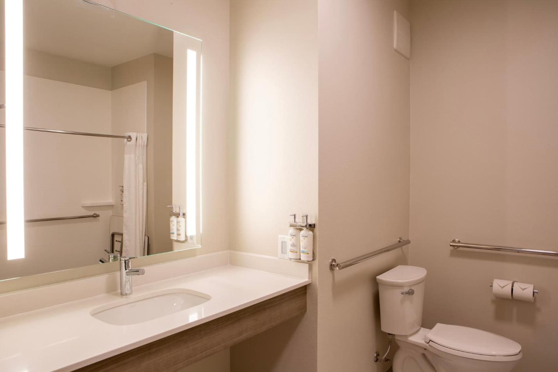 Holiday Inn Express & Suites Sioux City-South by IHG gallery photo in Sioux City, IA — image 69