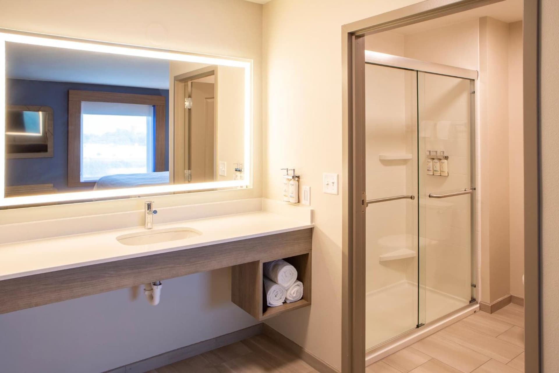 Holiday Inn Express & Suites Sioux City-South by IHG gallery photo in Sioux City, IA — image 31