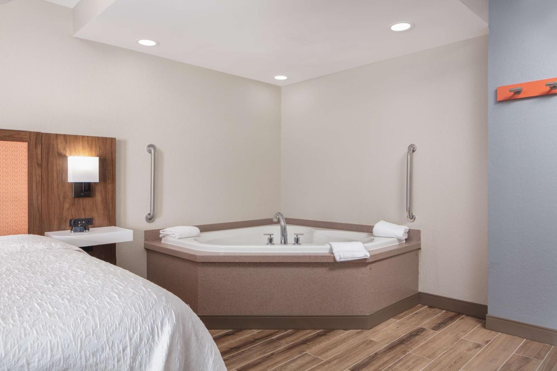 Hampton Inn Joliet-Plainfield I-55 gallery photo in Joliet, IL — image 29