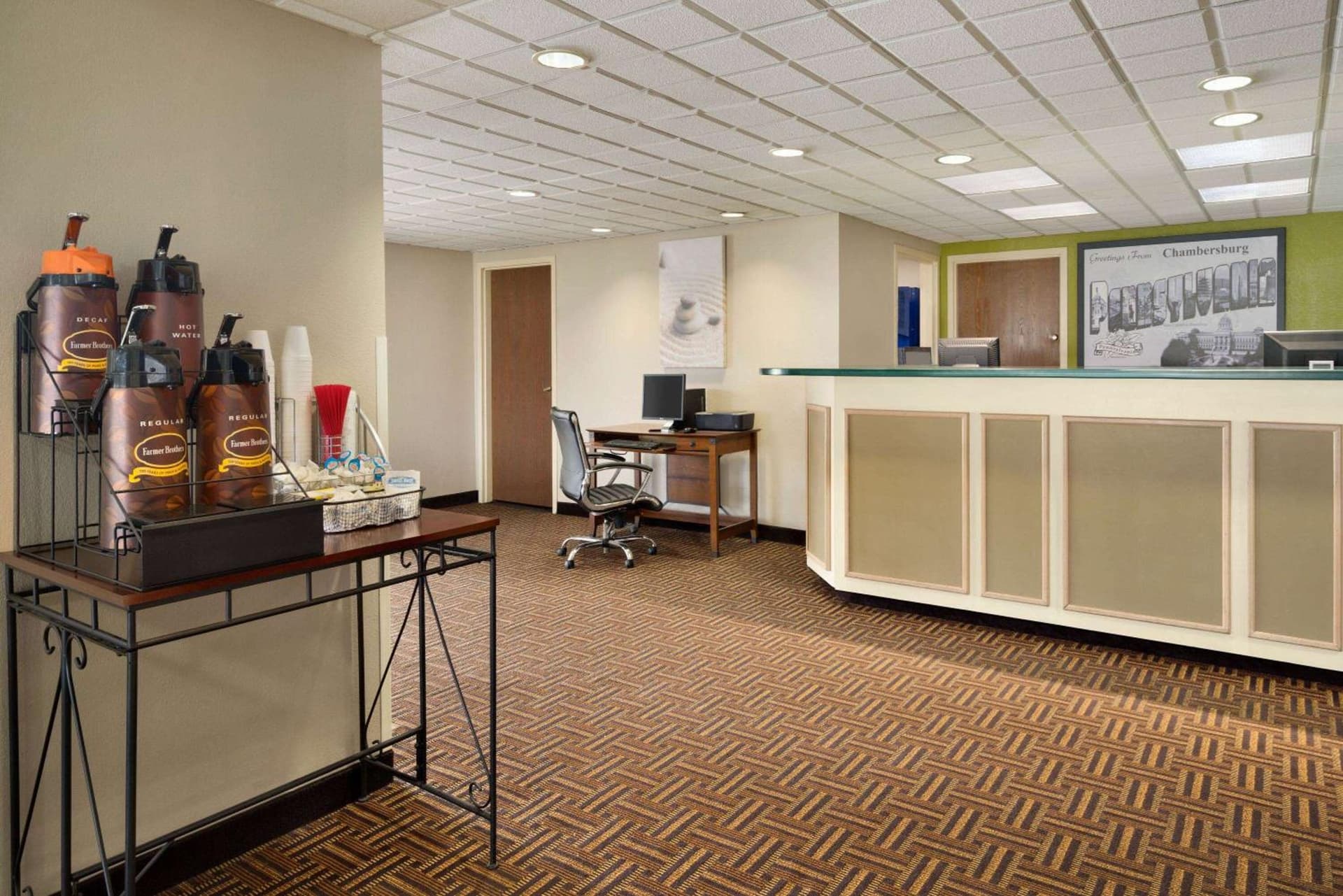 Super 8 by Wyndham Chambersburg I-81 gallery photo in Chambersburg, PA — image 14