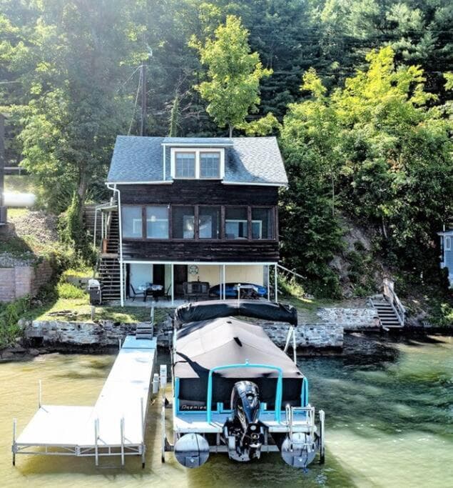Lakefront Home on Keuka Lake — hotel in Hammondsport, New York