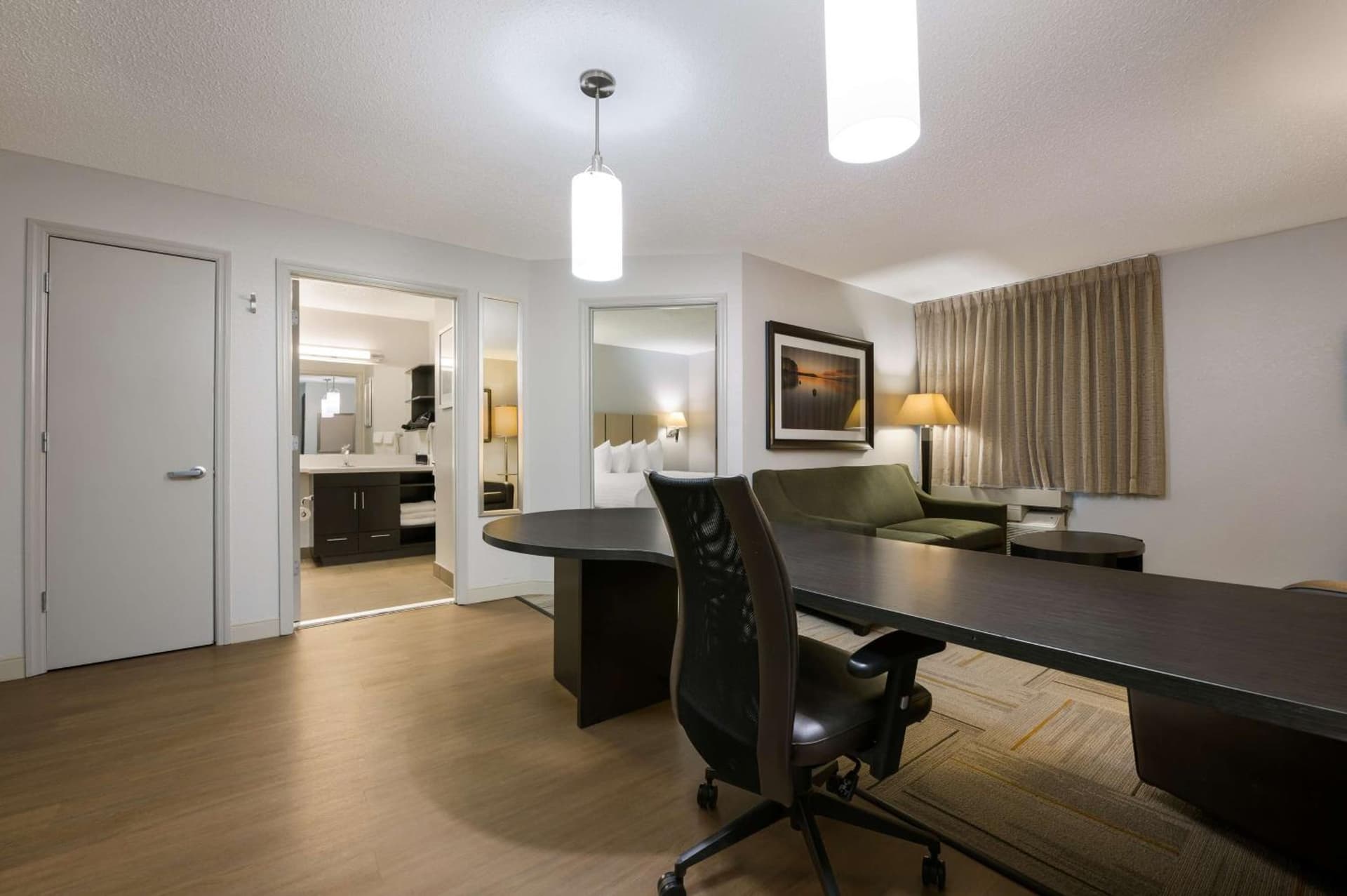 Sonesta Simply Suites Huntsville Research Park gallery photo in Huntsville, AL — image 33