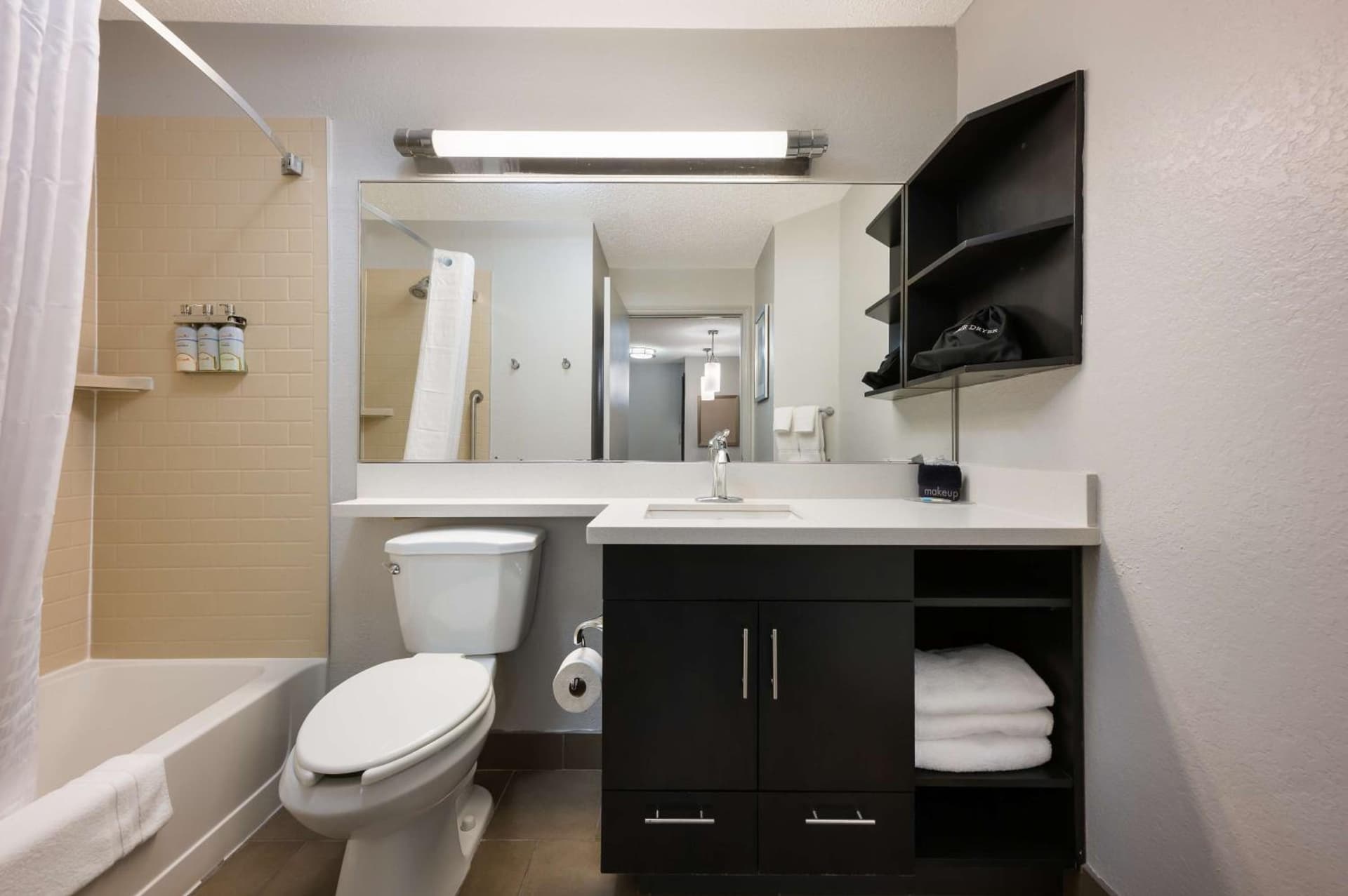 Sonesta Simply Suites Huntsville Research Park gallery photo in Huntsville, AL — image 19
