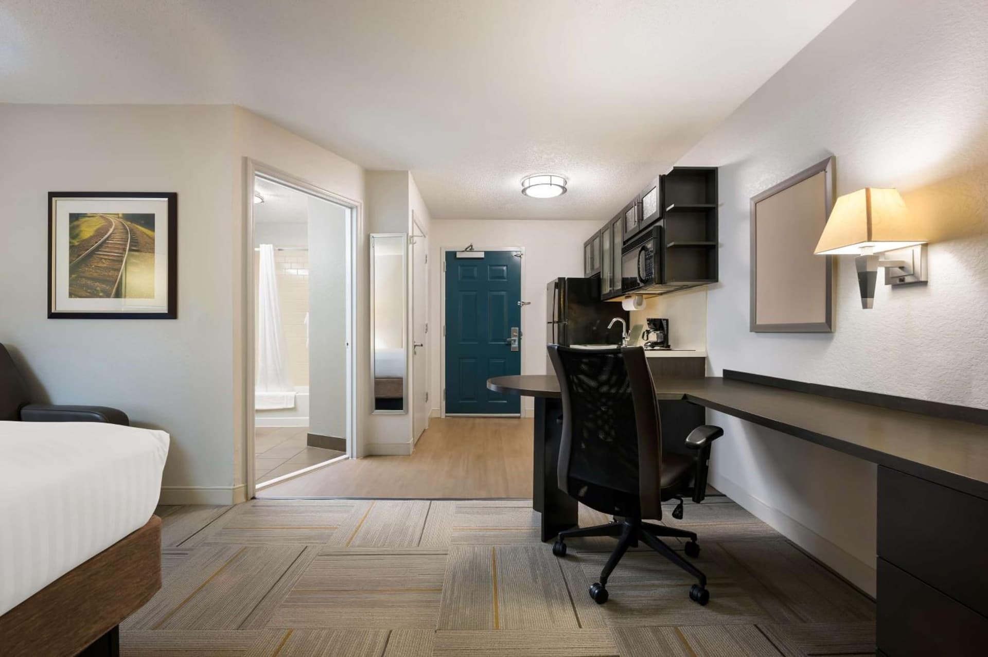 Sonesta Simply Suites Huntsville Research Park gallery photo in Huntsville, AL — image 30