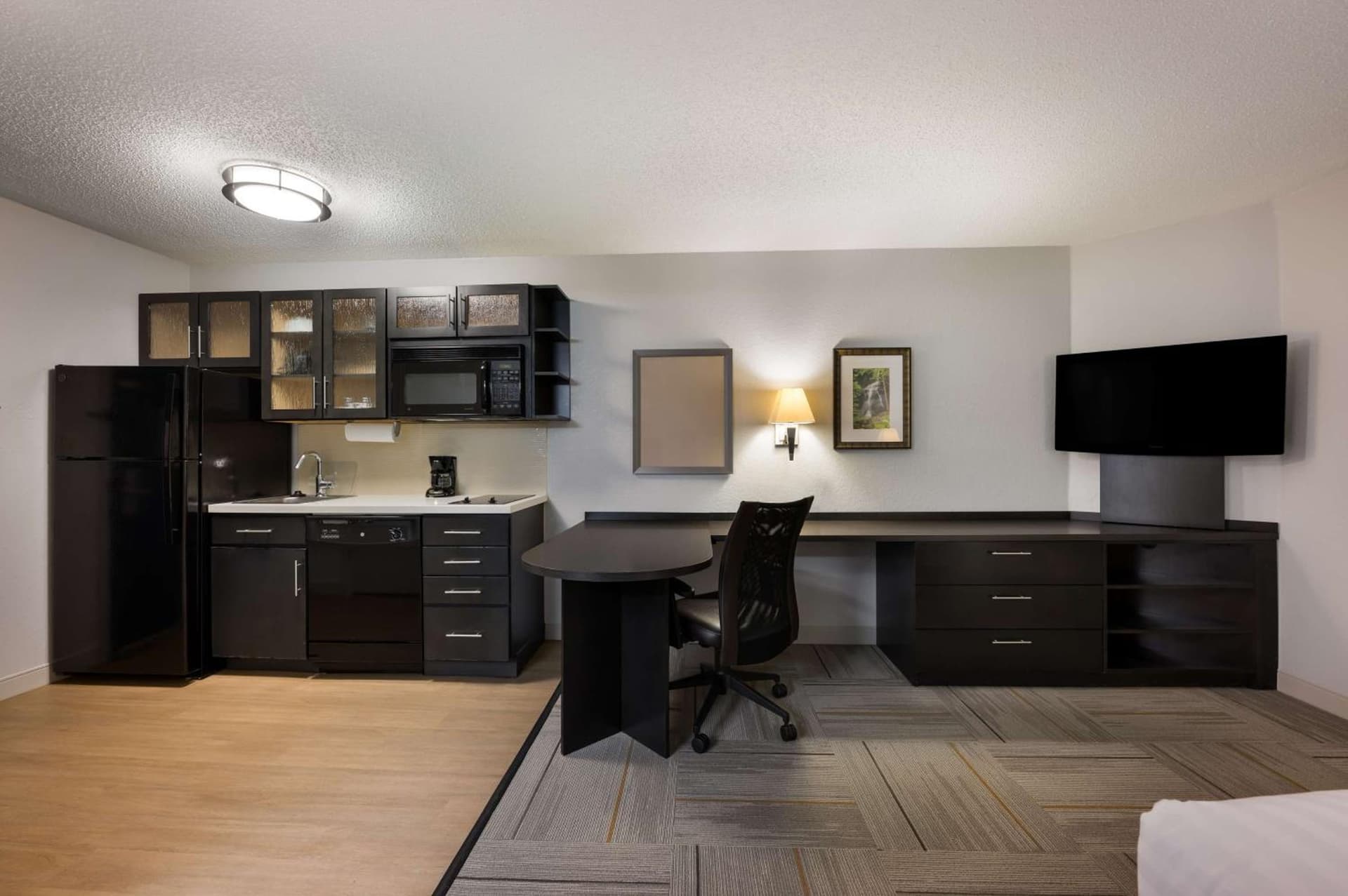 Sonesta Simply Suites Huntsville Research Park gallery photo in Huntsville, AL — image 24