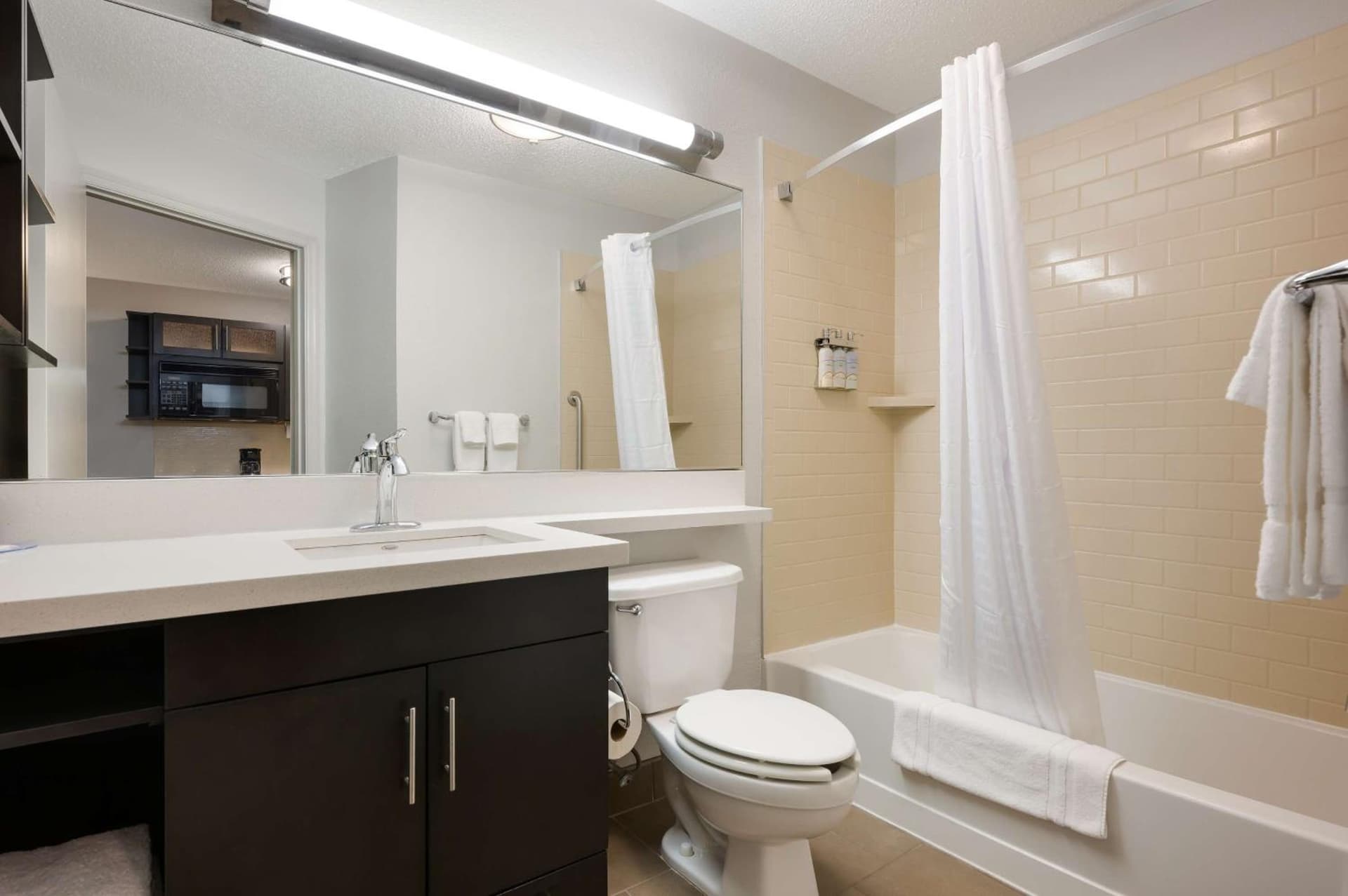 Sonesta Simply Suites Huntsville Research Park gallery photo in Huntsville, AL — image 21
