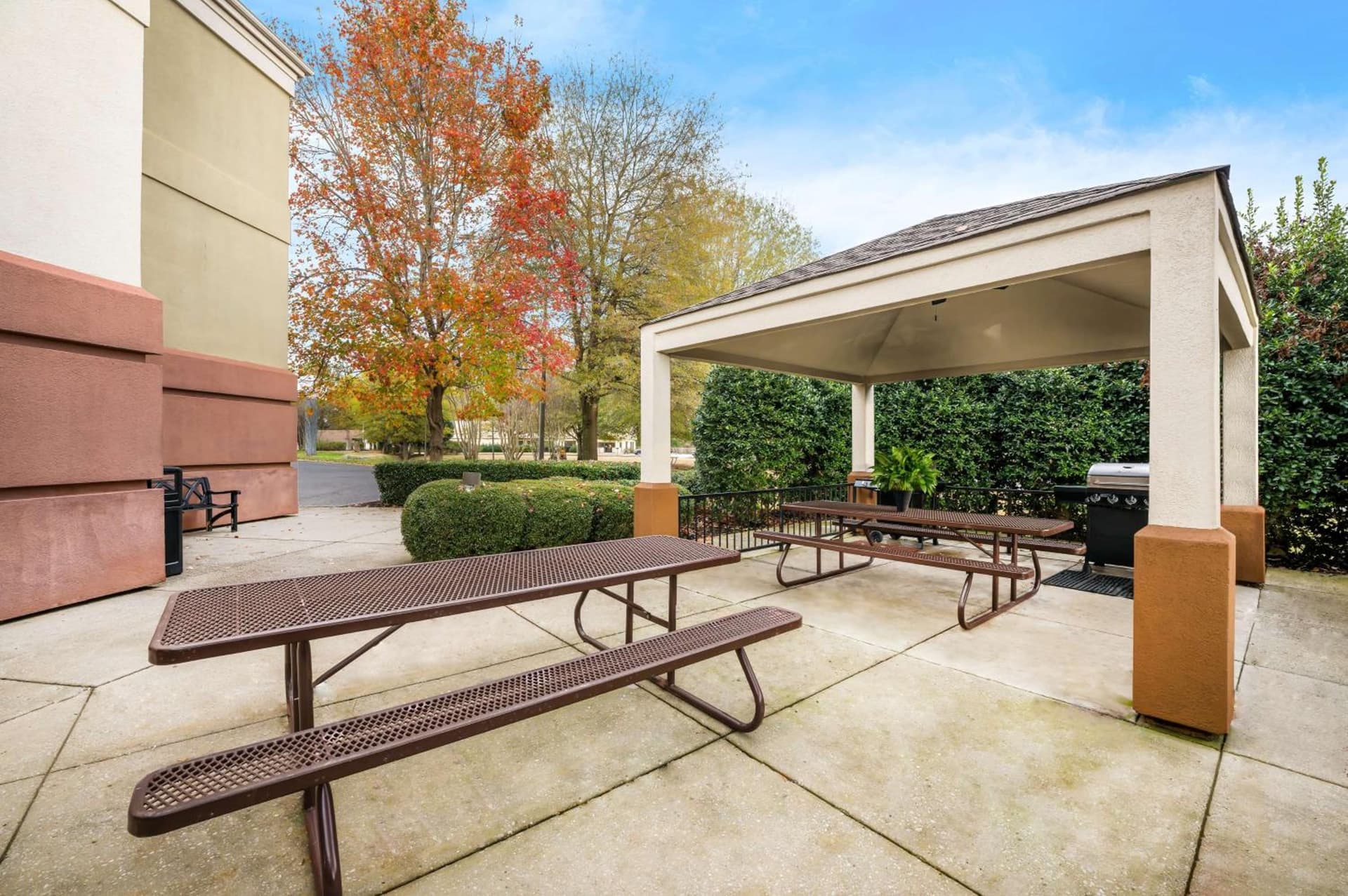 Sonesta Simply Suites Huntsville Research Park gallery photo in Huntsville, AL — image 29