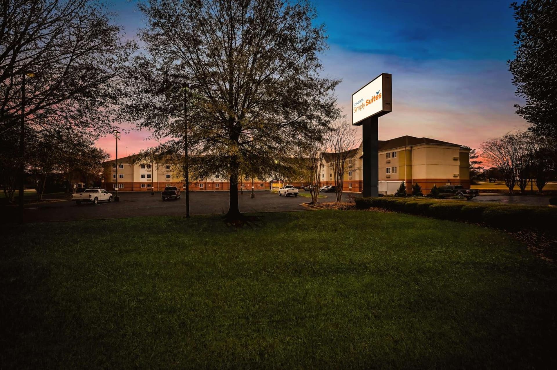Sonesta Simply Suites Huntsville Research Park gallery photo in Huntsville, AL — image 35