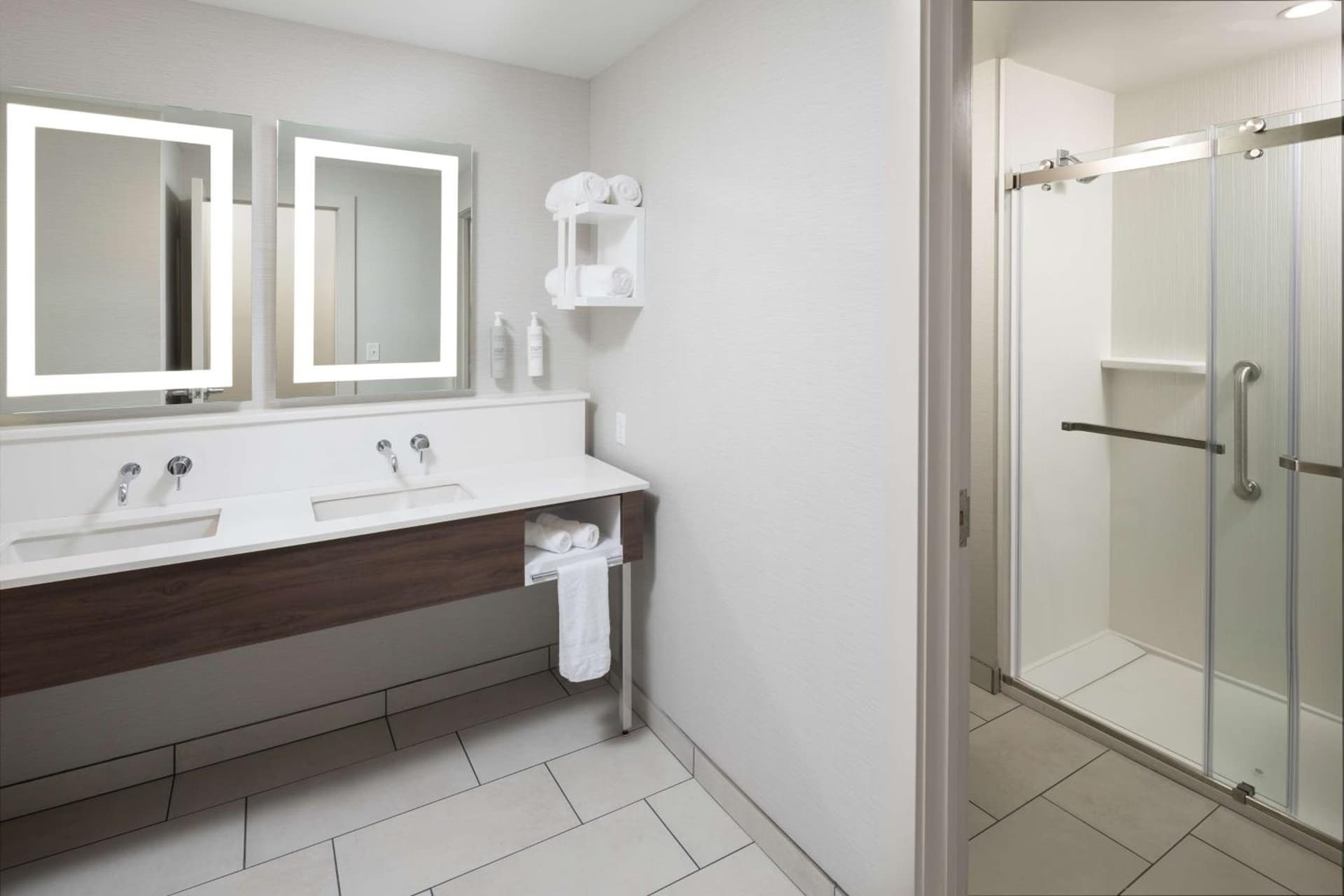 Hampton Inn & Suites Rochester Downtown gallery photo in Rochester, NY — image 17