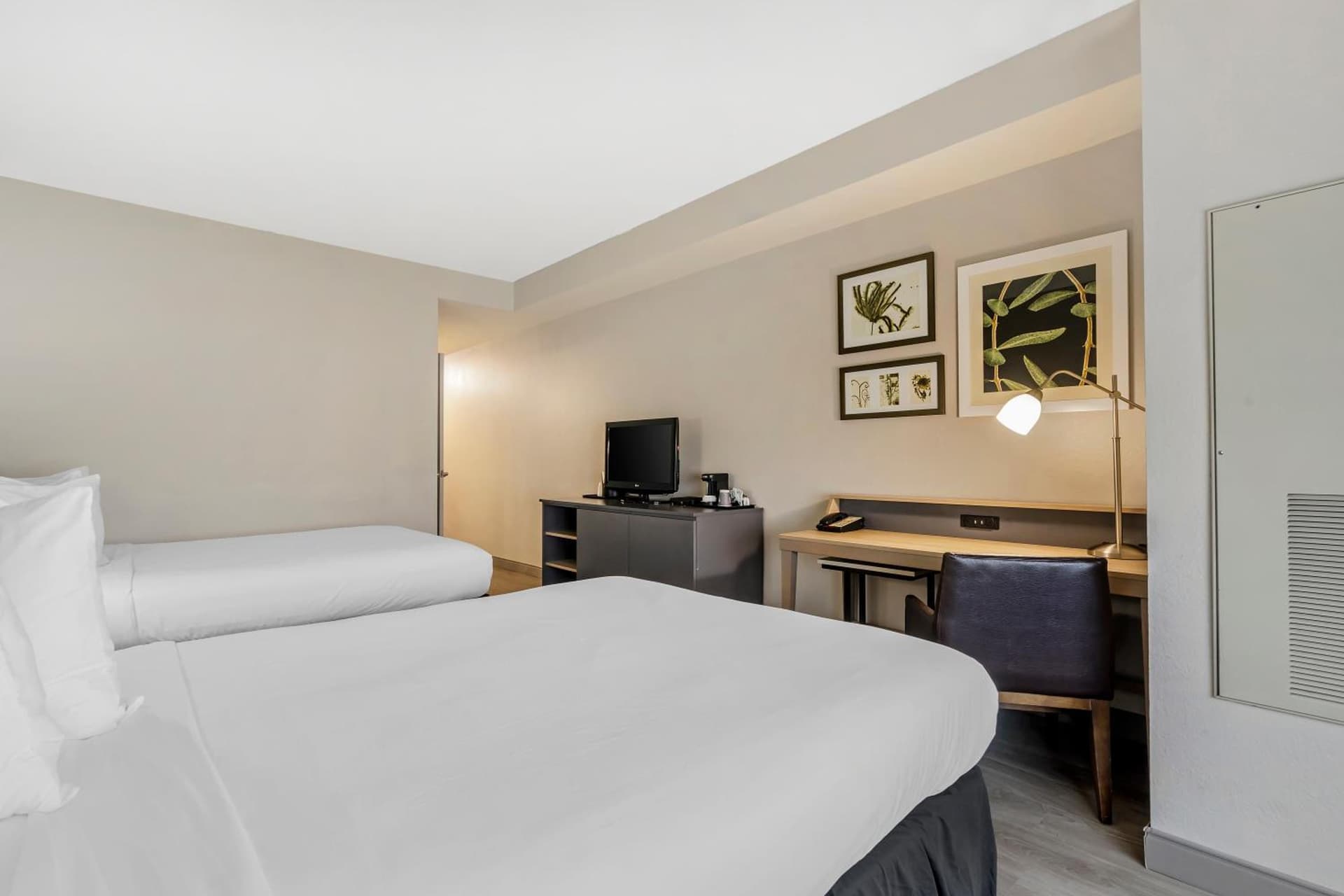 Country Inn & Suites by Radisson, Tampa Airport North, FL property views in Tampa, FL — gallery photo 3