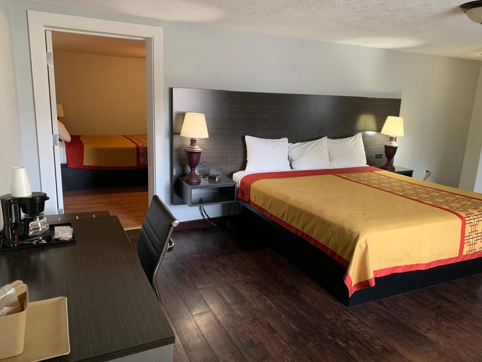 Pigeon Forge Parkway Inn property views in Pigeon Forge, TN — gallery photo 3