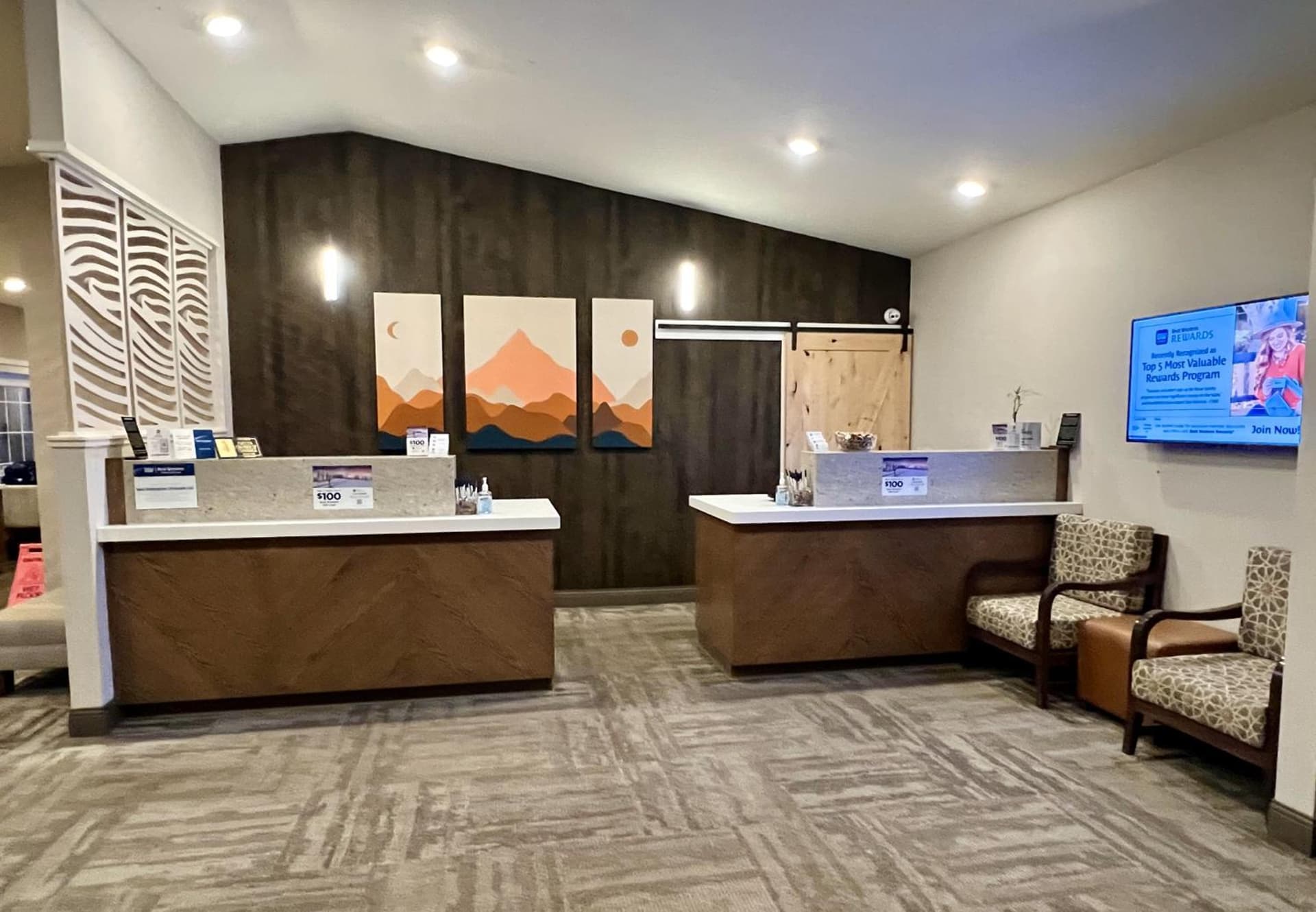 Best Western Country Inn interior in Fortuna, CA — gallery photo 2