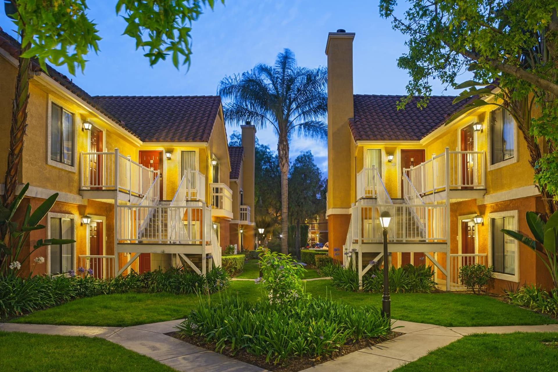 Clementine Hotel & Suites Anaheim gallery photo in Anaheim, CA — image 4