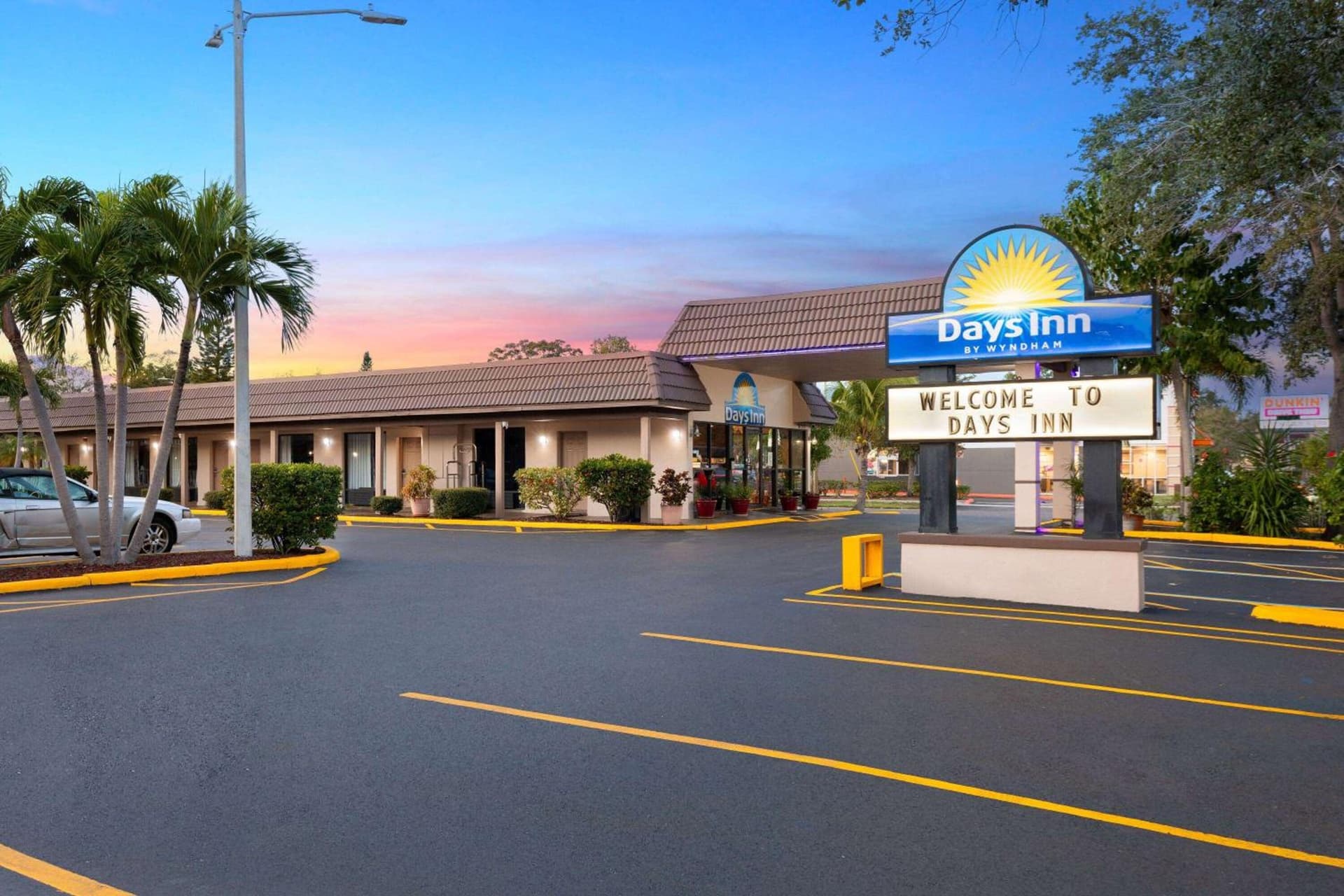Days Inn by Wyndham St. Petersburg Central gallery photo in St Petersburg, FL — image 29