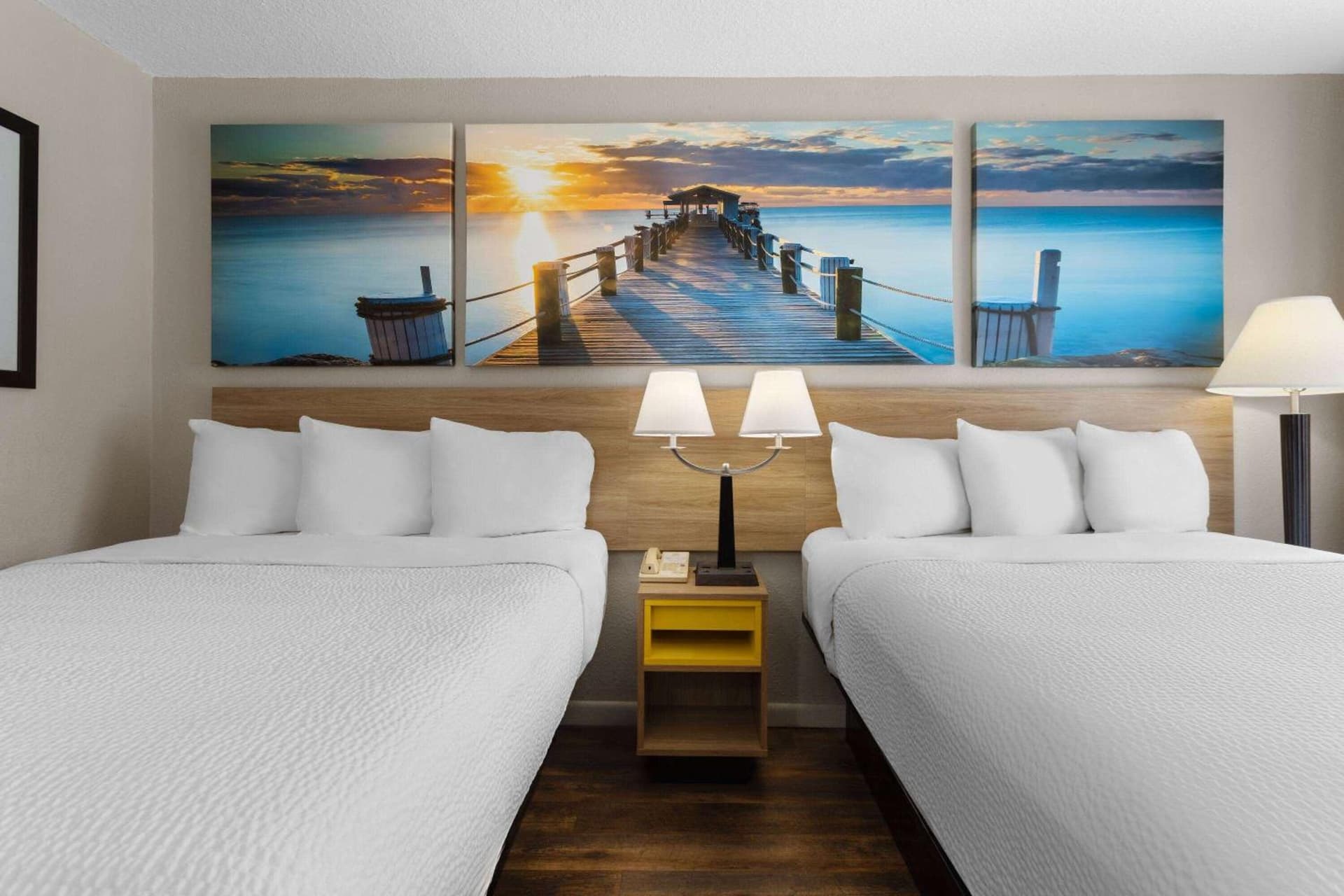 Days Inn by Wyndham St. Petersburg Central gallery photo in St Petersburg, FL — image 43