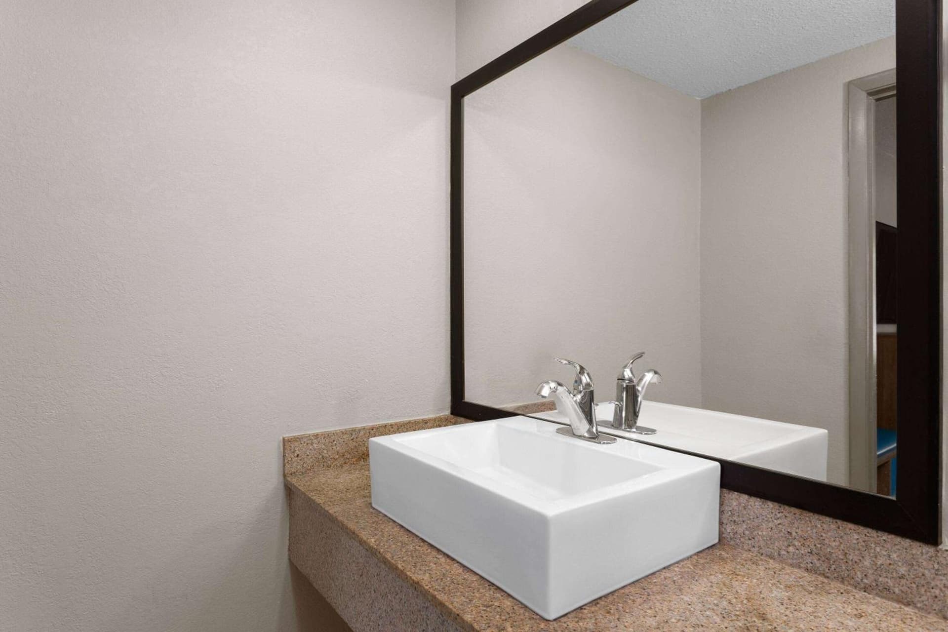Days Inn by Wyndham St. Petersburg Central property views in St Petersburg, FL — gallery photo 3