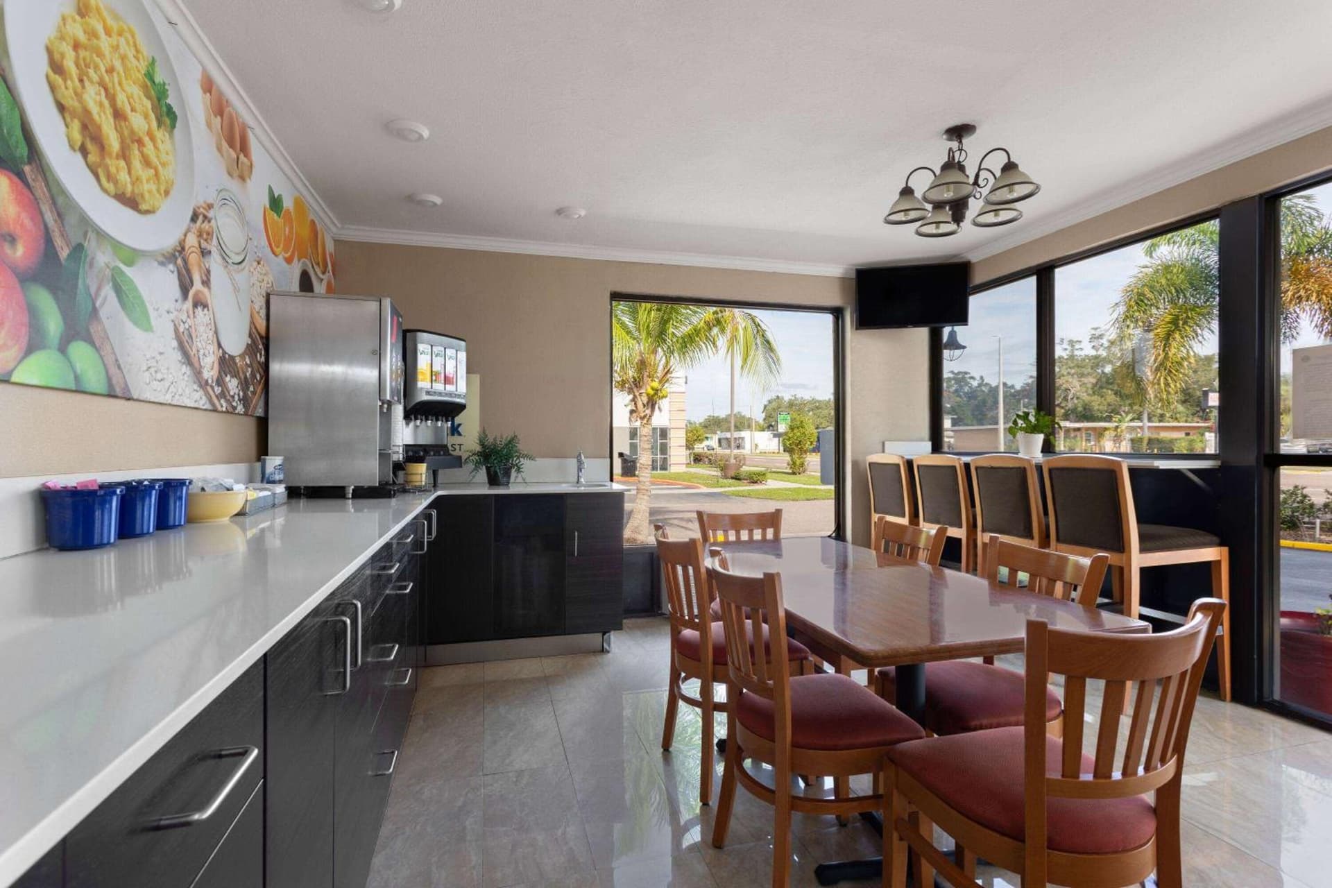 Days Inn by Wyndham St. Petersburg Central gallery photo in St Petersburg, FL — image 18
