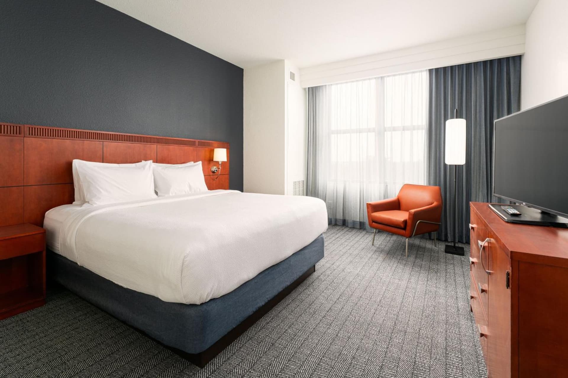 Courtyard by Marriott St. Petersburg Downtown gallery photo in St Petersburg, FL — image 14