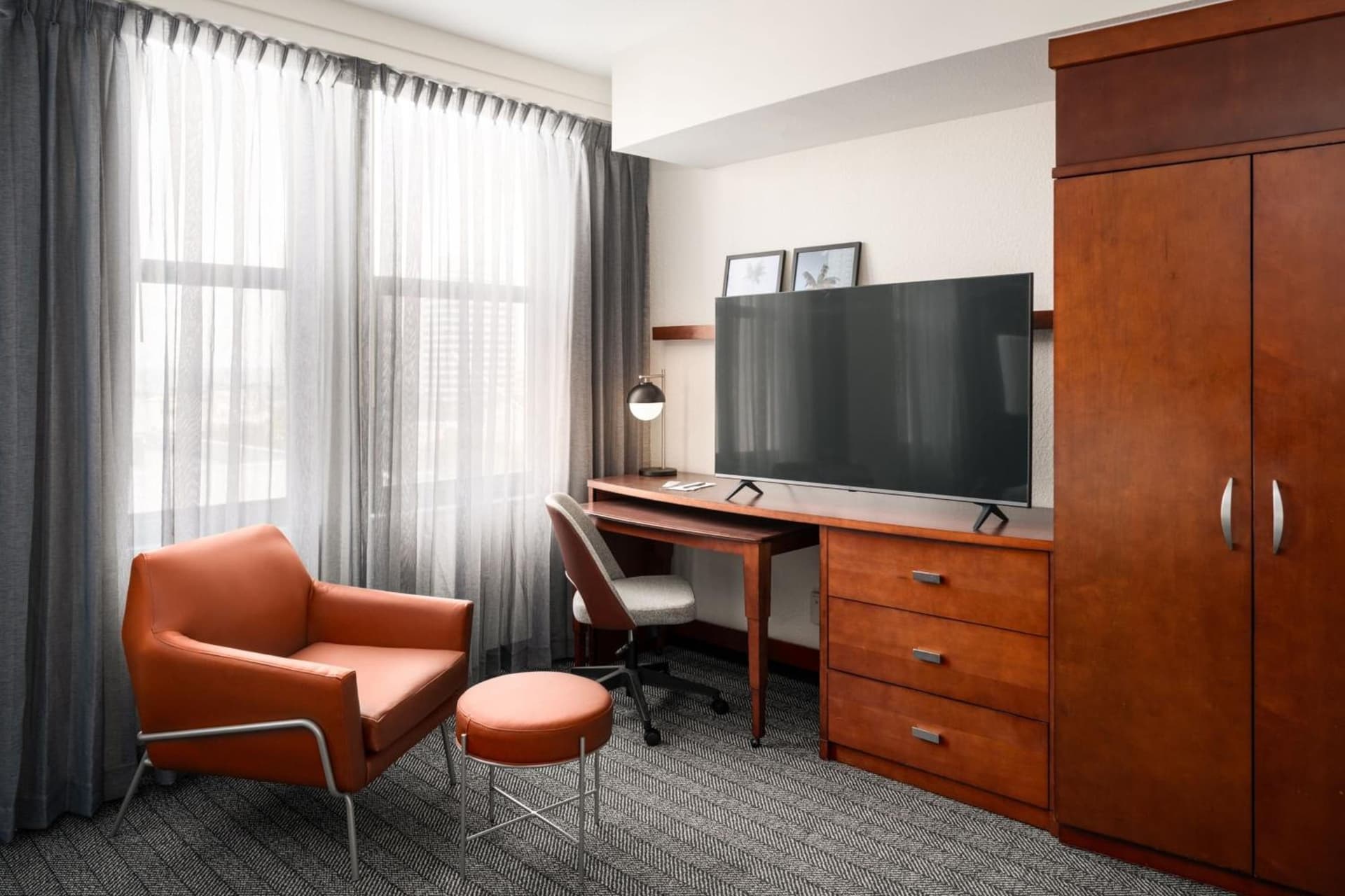 Courtyard by Marriott St. Petersburg Downtown gallery photo in St Petersburg, FL — image 11