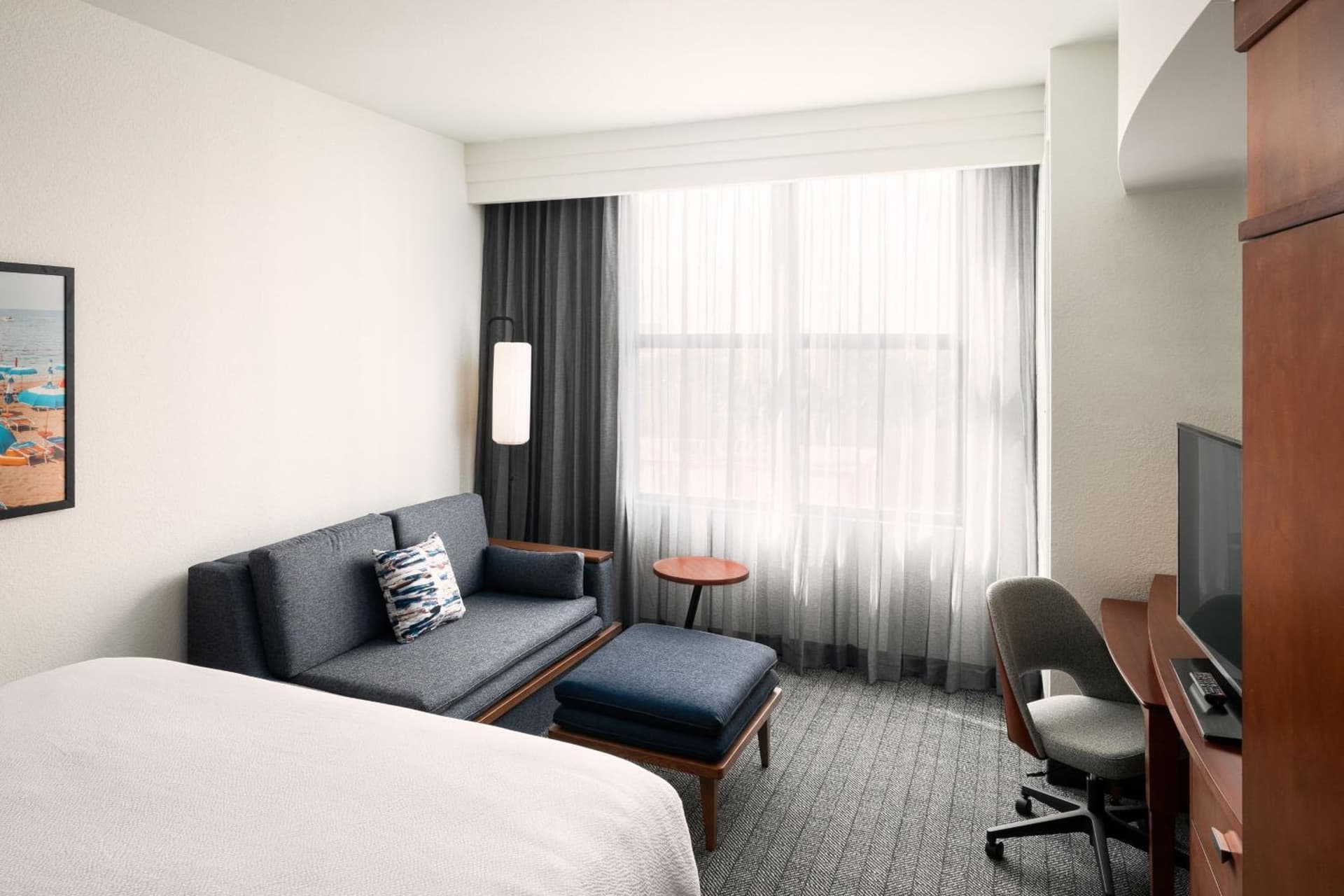 Courtyard by Marriott St. Petersburg Downtown gallery photo in St Petersburg, FL — image 5