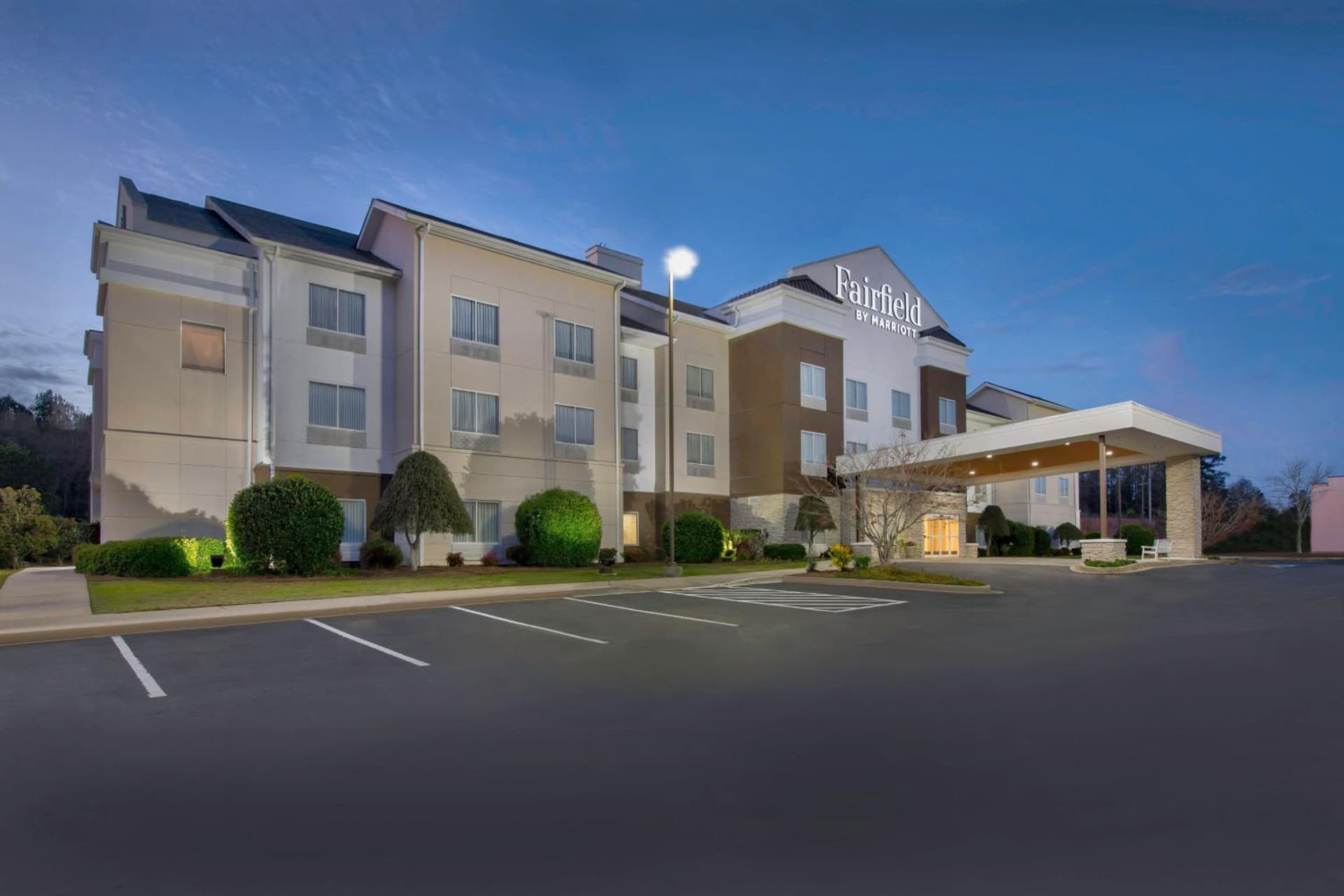 Fairfield Inn & Suites by Marriott Greenwood interior in Greenwood, SC — gallery photo 2