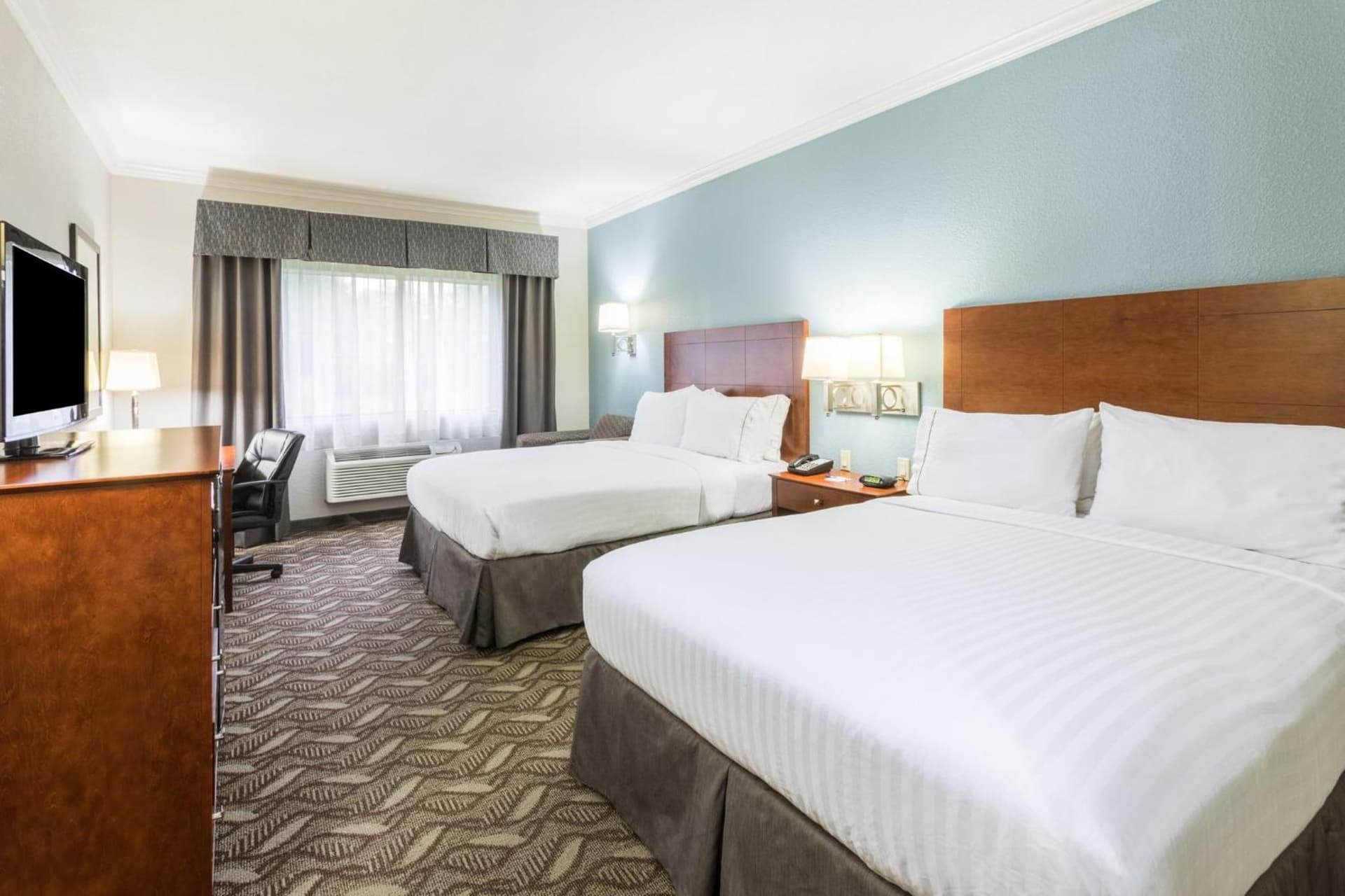 Holiday Inn Express Hotel and Suites Lake Charles by IHG gallery photo in Lake Charles, LA — image 37