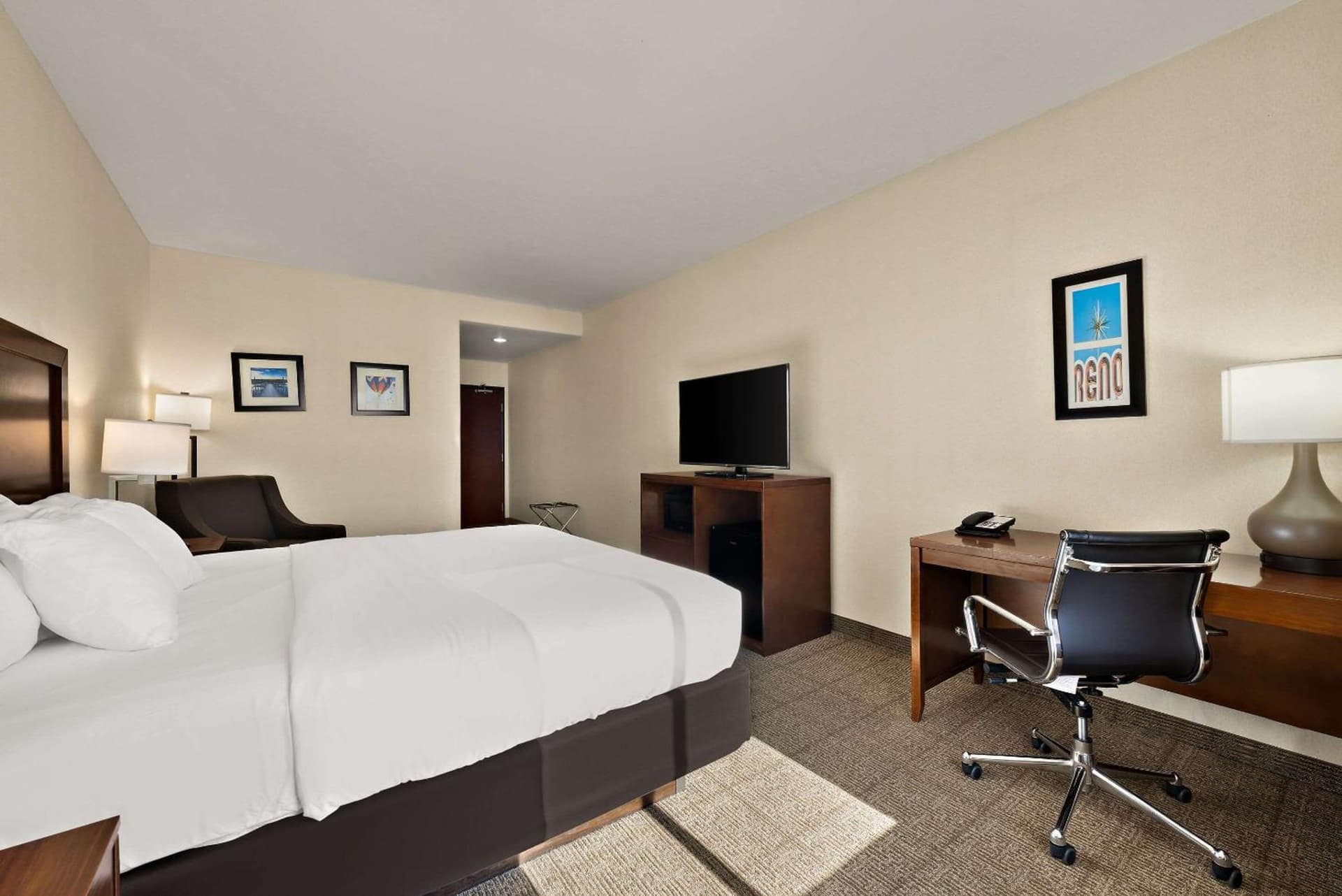 Comfort Inn & Suites Airport Convention Center gallery photo in Reno, NV — image 7