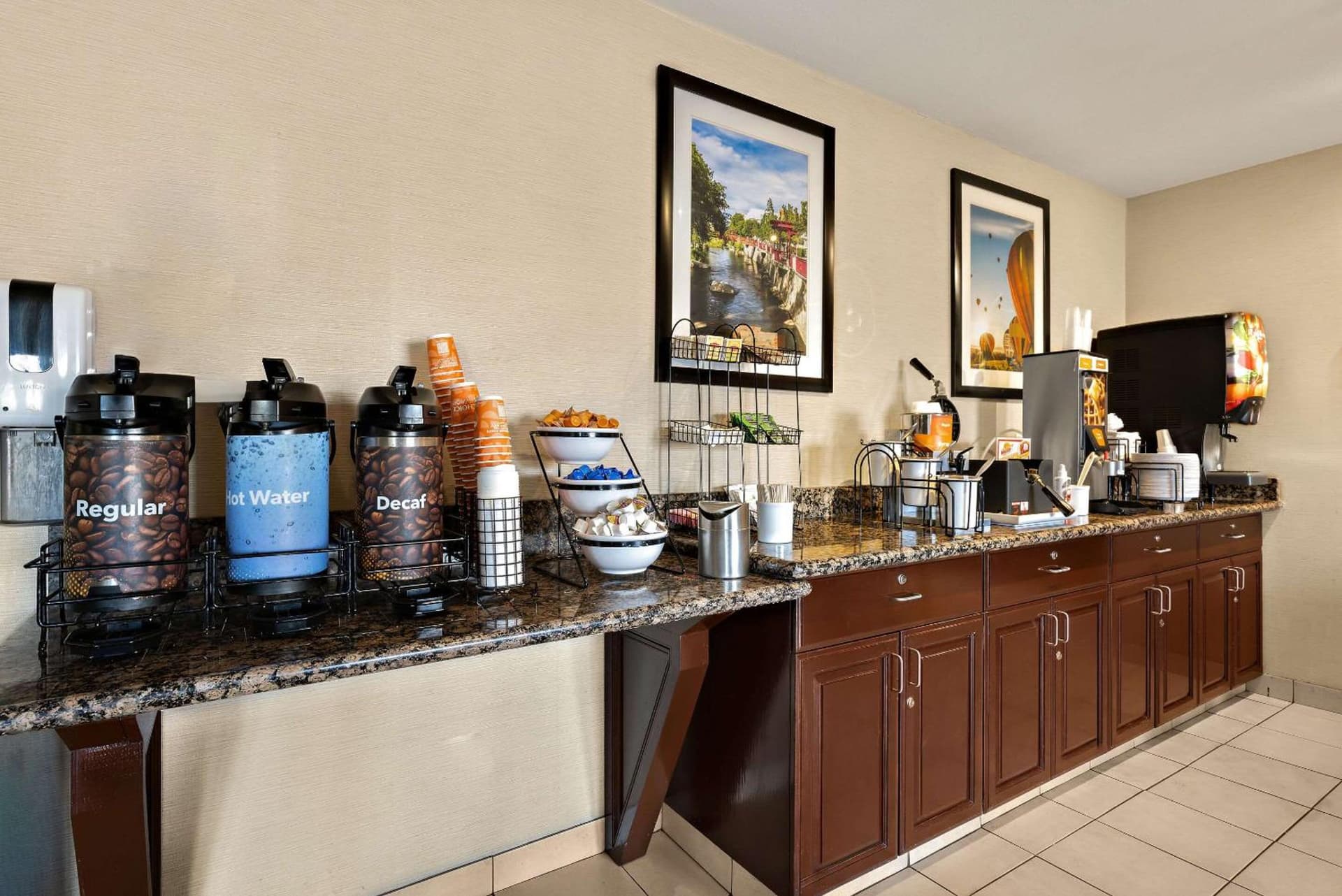 Comfort Inn & Suites Airport Convention Center interior in Reno, NV — gallery photo 2