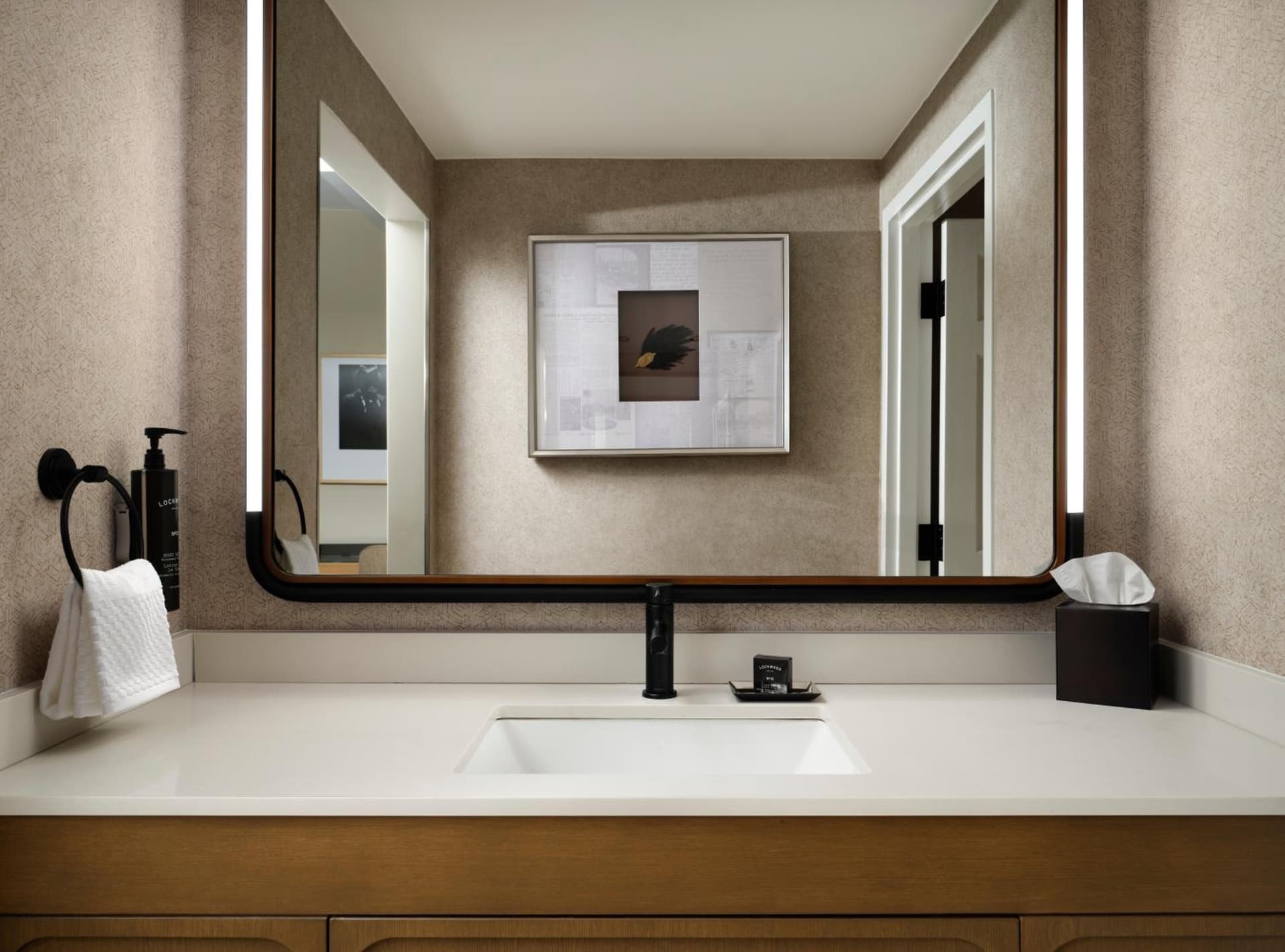 Hotel Flor Tampa Downtown, Tapestry Collection By Hilton gallery photo in Tampa, FL — image 7