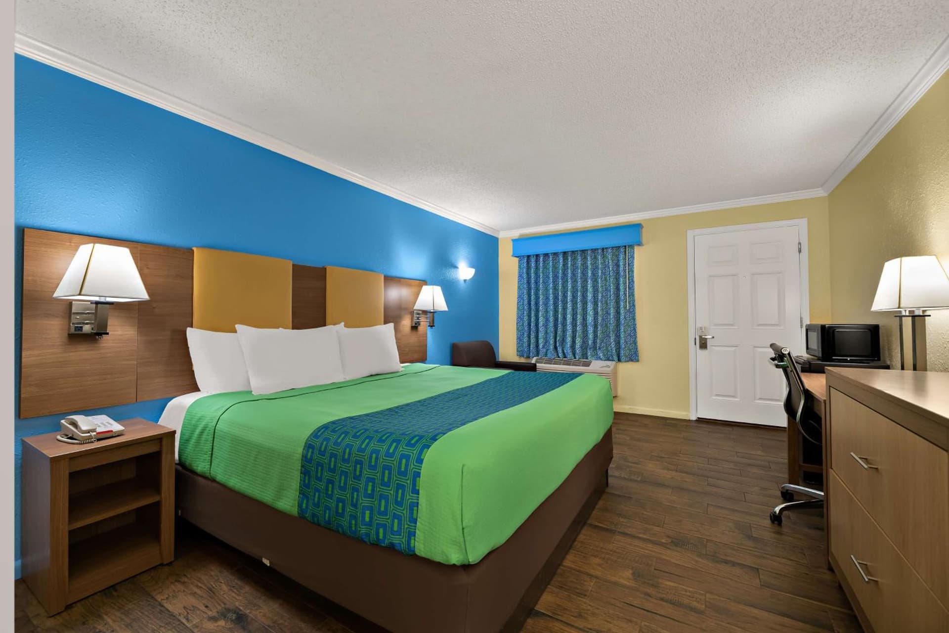 SureStay by Best Western Clermont Theme Park West property views in Kissimmee, FL — gallery photo 3
