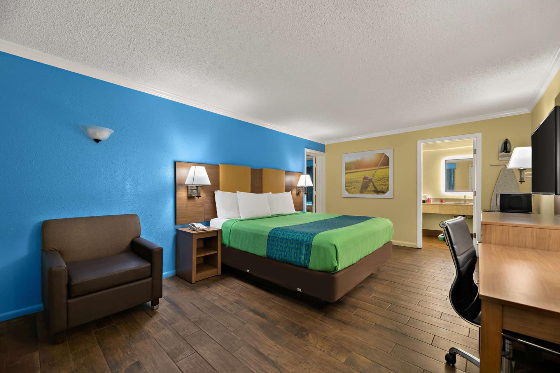 SureStay by Best Western Clermont Theme Park West interior in Kissimmee, FL — gallery photo 2