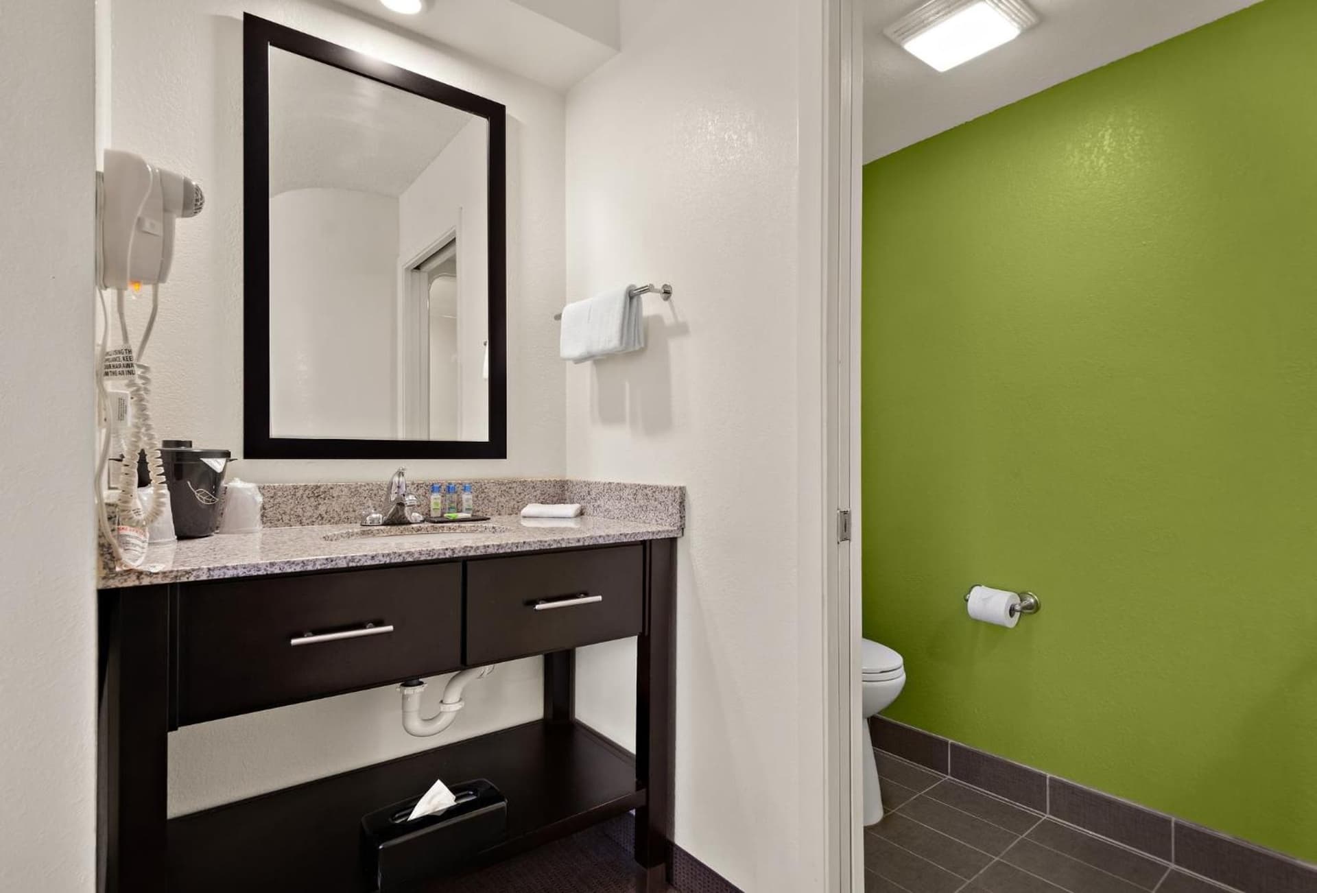 SPOT X Hotel Tampa - Wesley Chapel by The Red Collection gallery photo in Wesley Chapel, FL — image 29