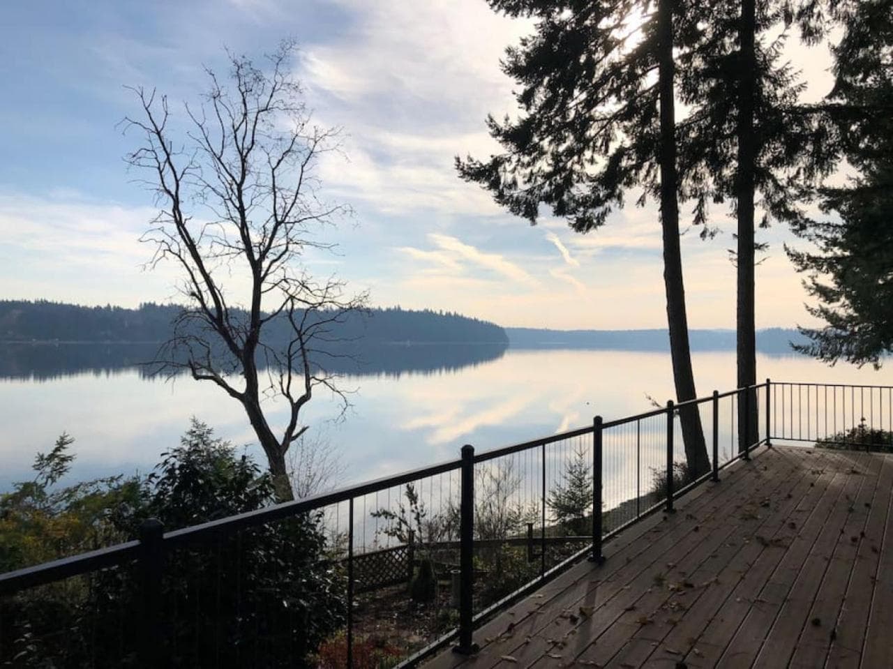 Beautiful Waterfront Retreat property views in Olympia, WA — gallery photo 3