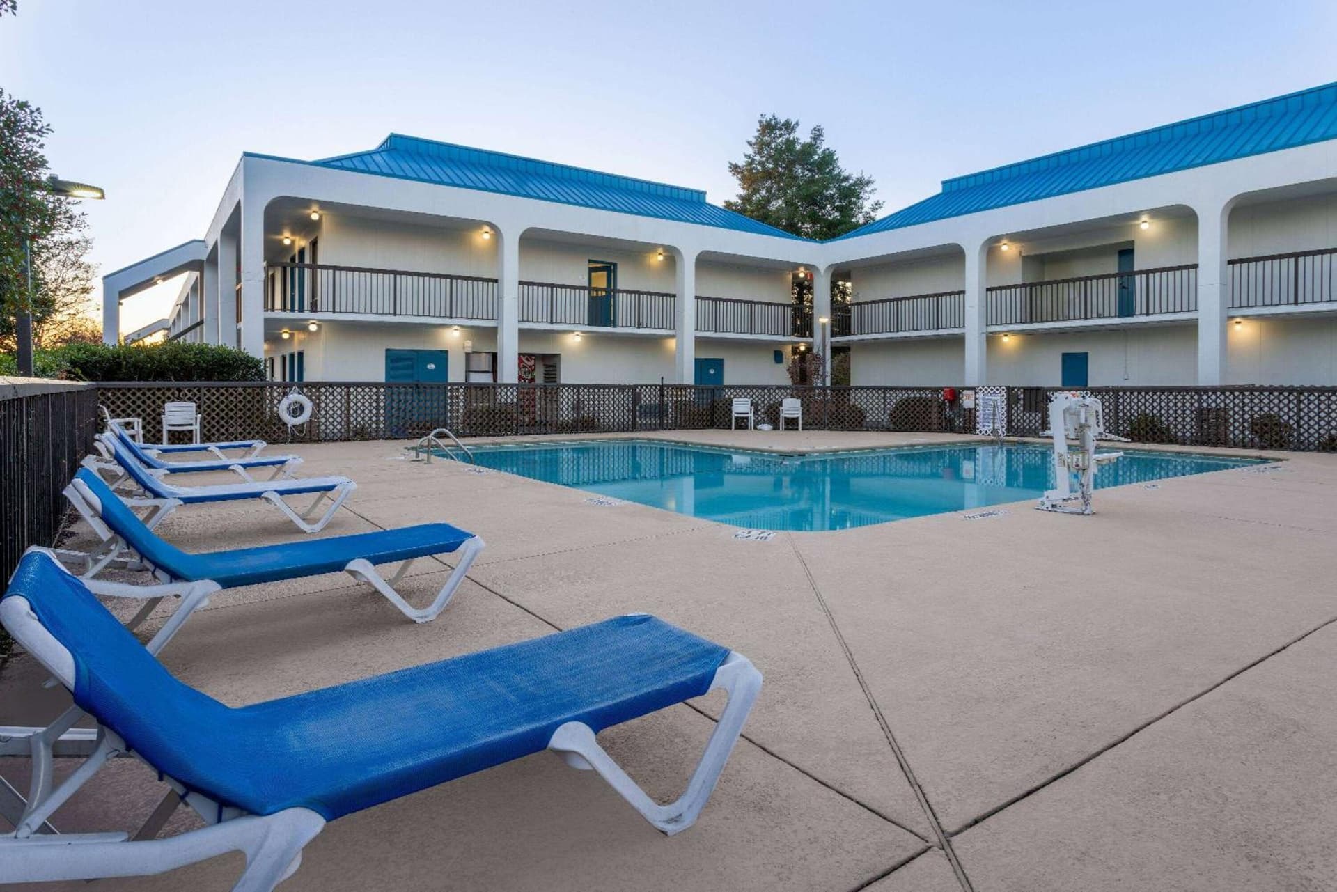Studio 6 Suites Jacksonville, NC - Camp LeJeune gallery photo in Jacksonville, NC — image 57