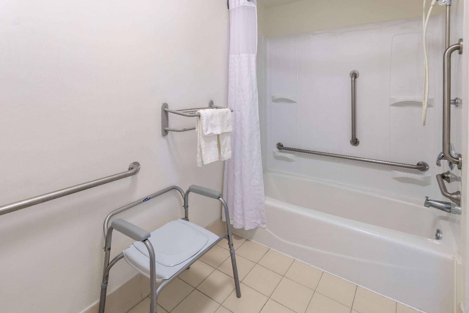 Studio 6 Suites Jacksonville, NC - Camp LeJeune gallery photo in Jacksonville, NC — image 32