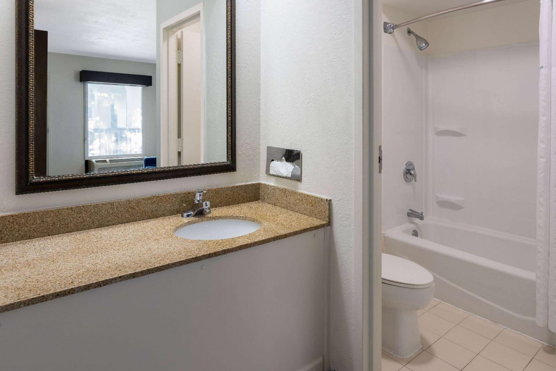 Studio 6 Suites Jacksonville, NC - Camp LeJeune gallery photo in Jacksonville, NC — image 9