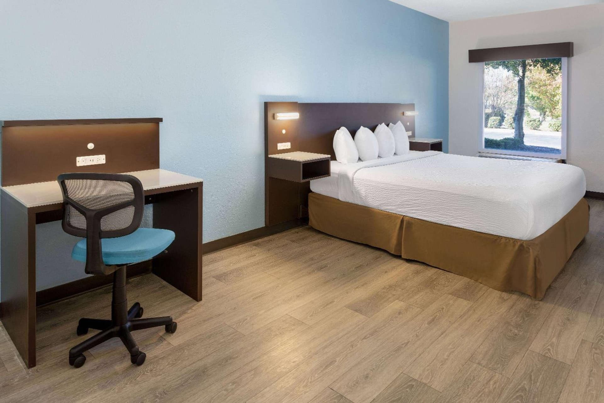 Studio 6 Suites Jacksonville, NC - Camp LeJeune gallery photo in Jacksonville, NC — image 44