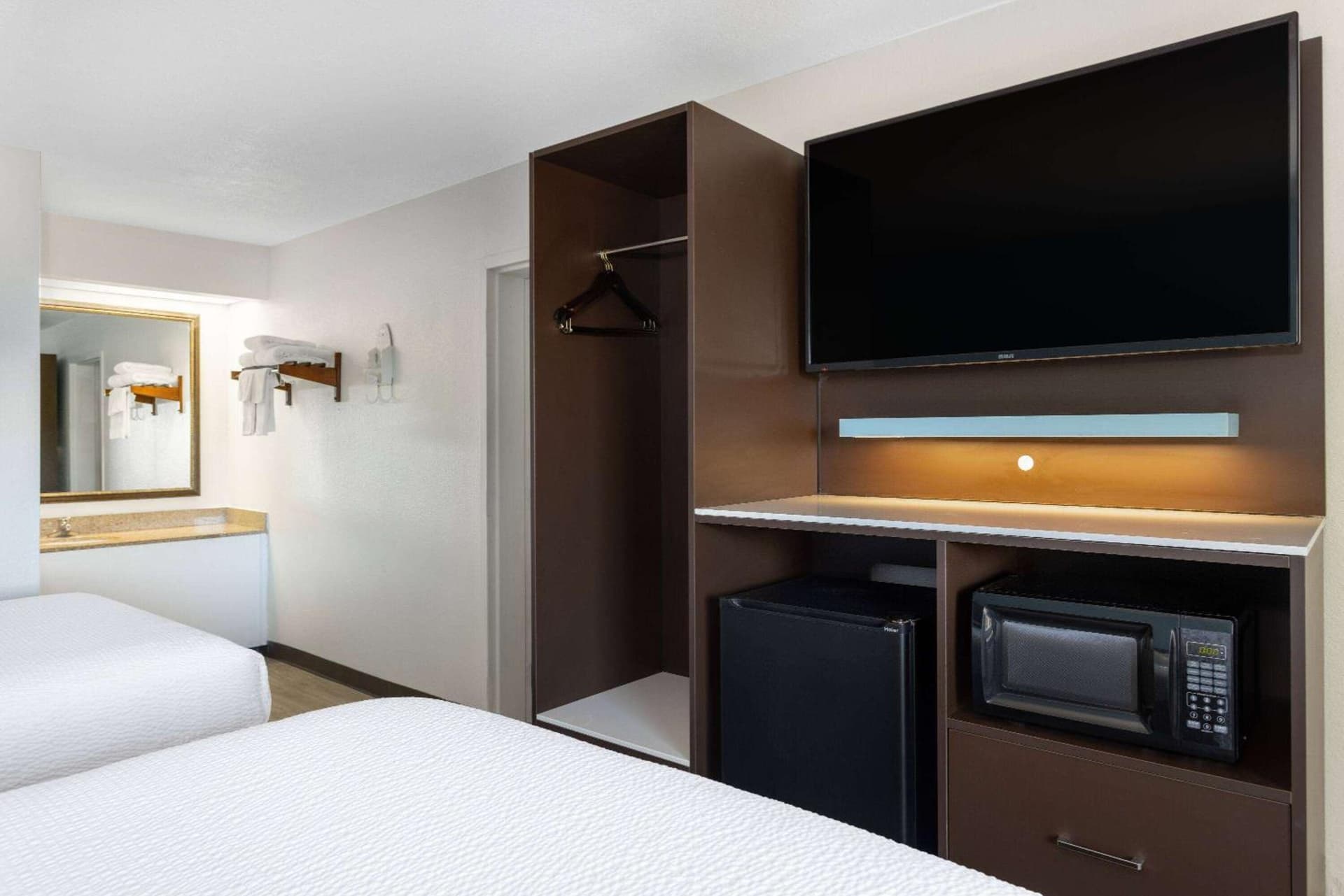 Studio 6 Suites Jacksonville, NC - Camp LeJeune gallery photo in Jacksonville, NC — image 68