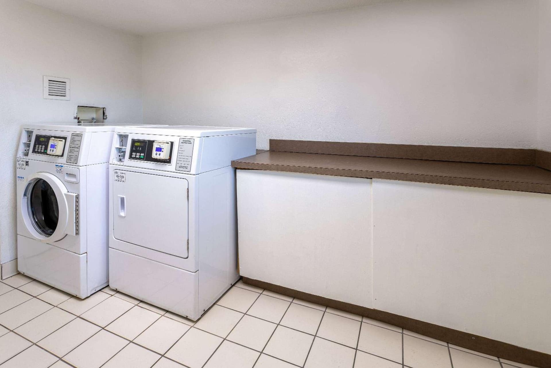 Studio 6 Suites Jacksonville, NC - Camp LeJeune gallery photo in Jacksonville, NC — image 13