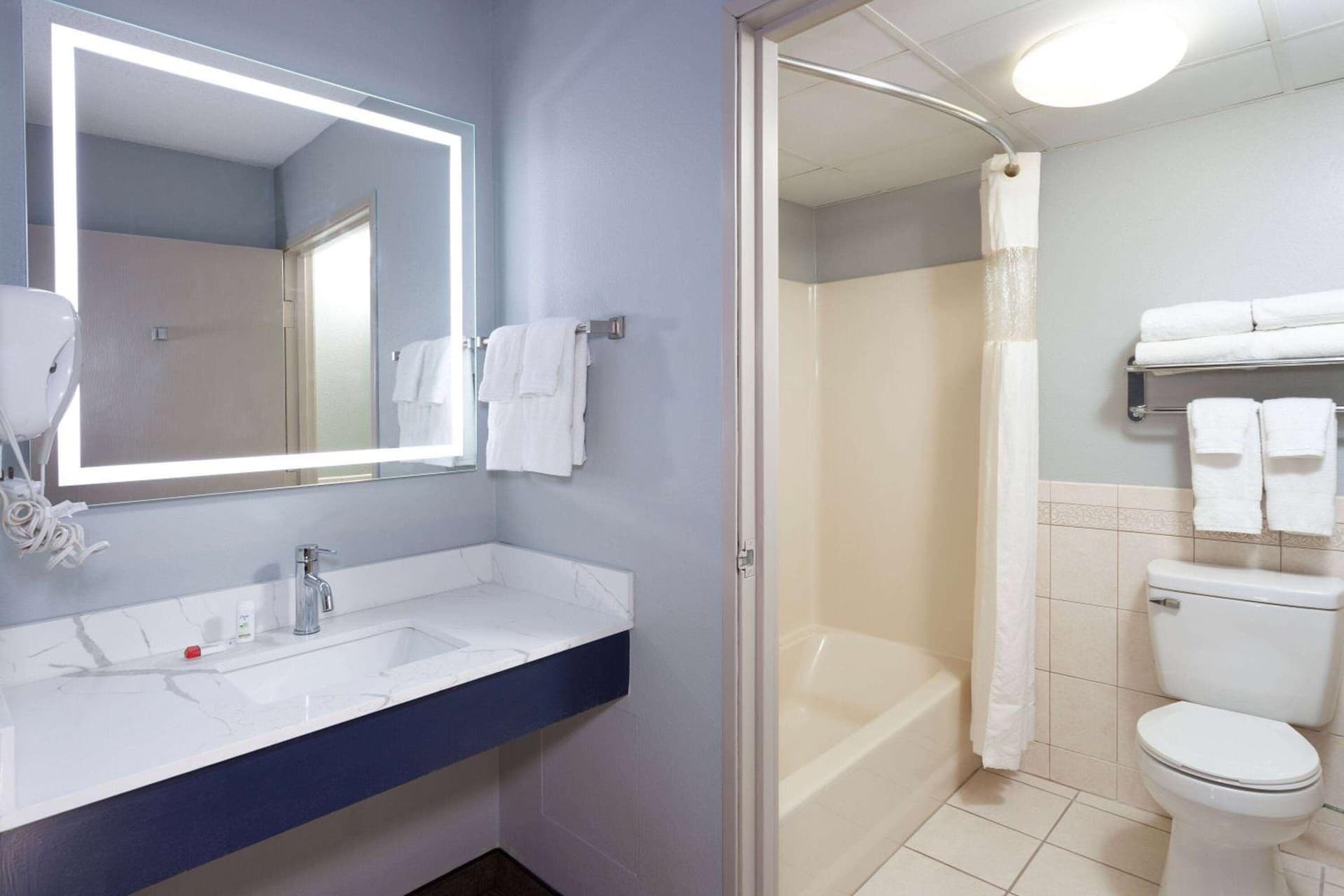 AmericInn by Wyndham Peoria gallery photo in Peoria, IL — image 19
