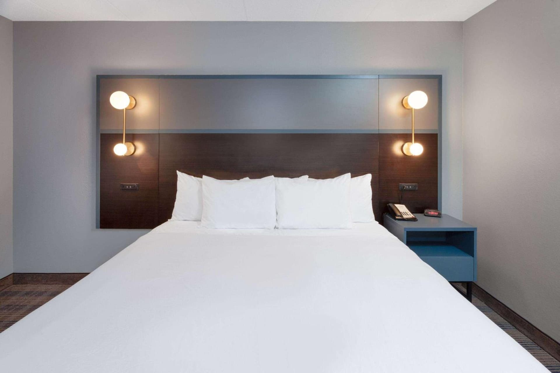 AmericInn by Wyndham Peoria interior in Peoria, IL — gallery photo 2