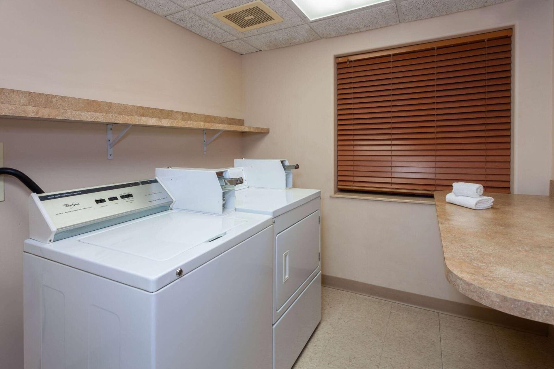 AmericInn by Wyndham Peoria gallery photo in Peoria, IL — image 10