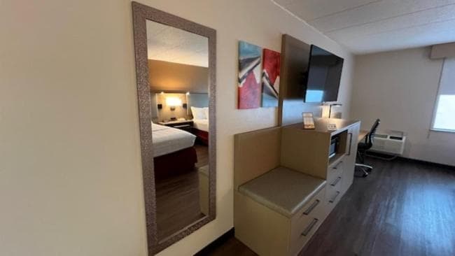 Clarion Hotel & Conference Center Lansing West gallery photo in Lansing, MI — image 22