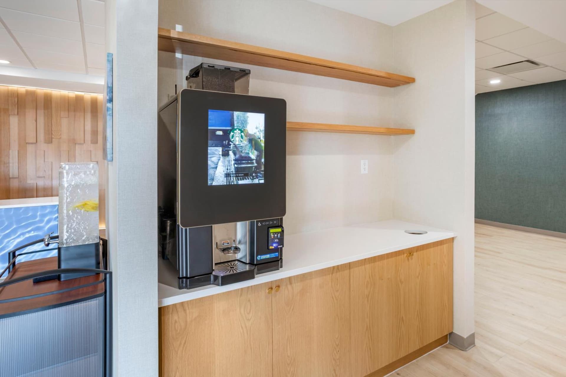 Comfort Inn & Suites Newark Liberty International Airport gallery photo in Newark, NJ — image 139