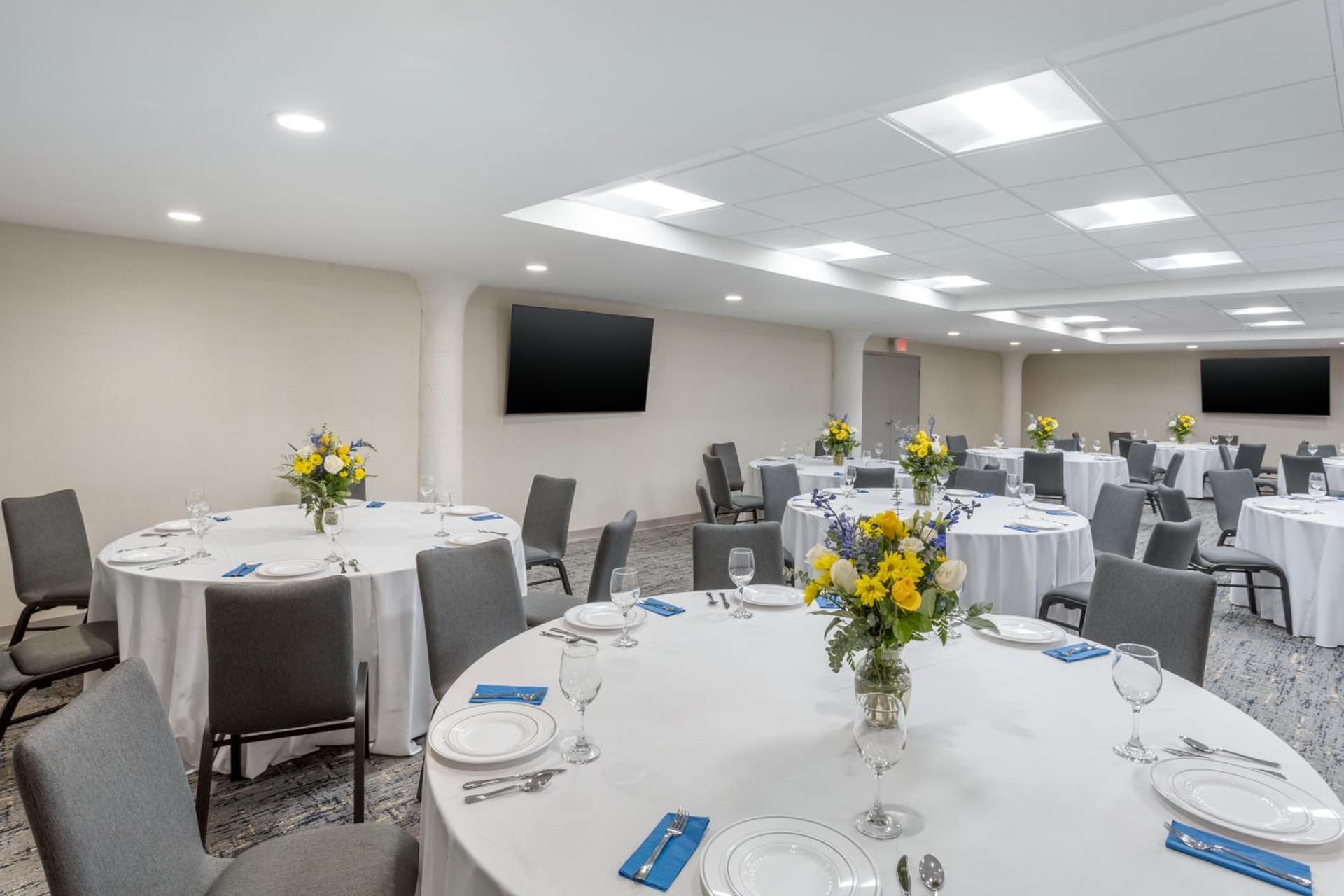 Comfort Inn & Suites Newark Liberty International Airport gallery photo in Newark, NJ — image 52