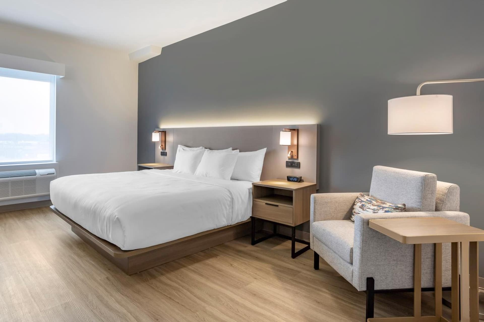 Comfort Inn & Suites Newark Liberty International Airport gallery photo in Newark, NJ — image 115