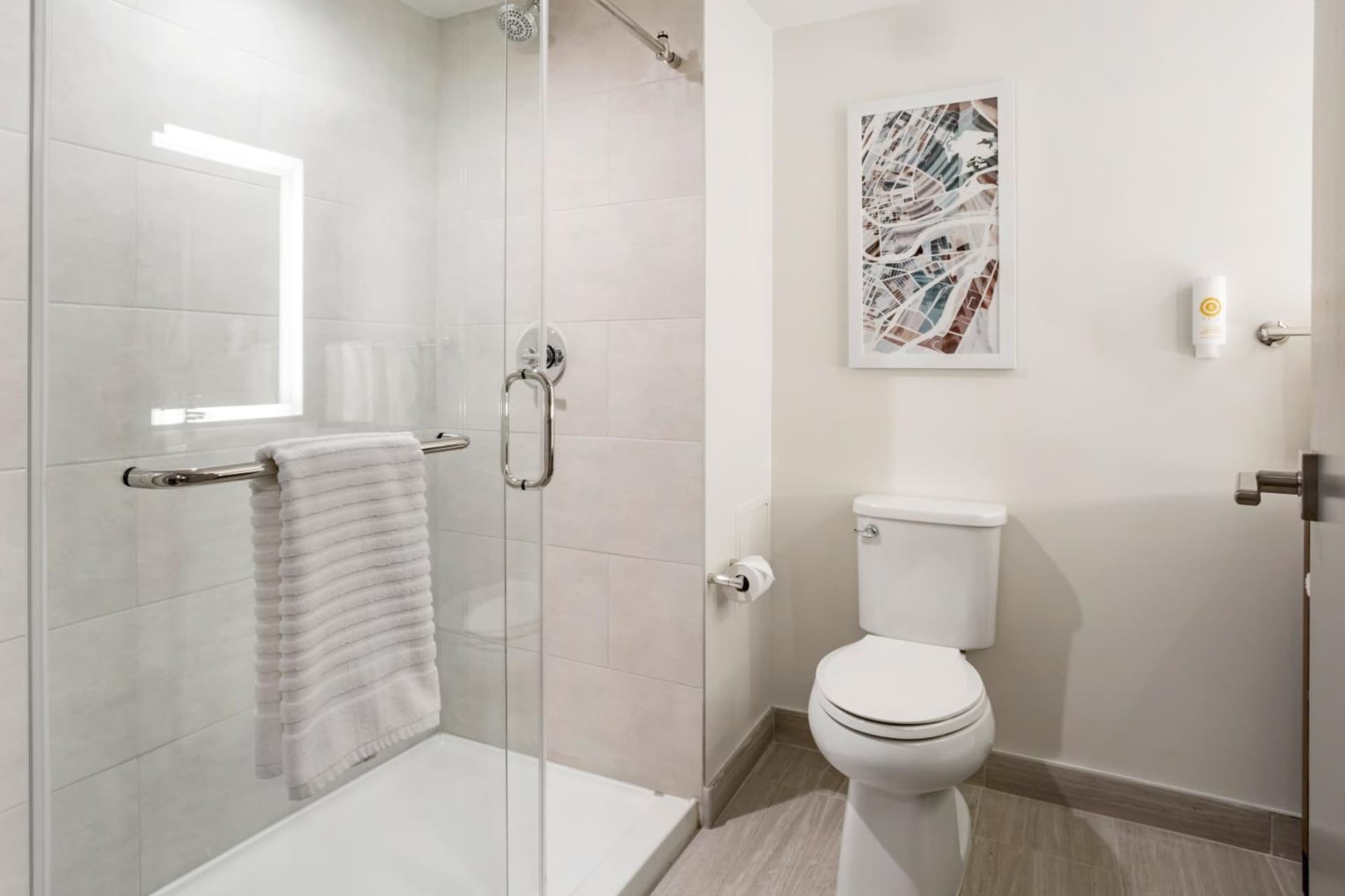 Comfort Inn & Suites Newark Liberty International Airport gallery photo in Newark, NJ — image 103