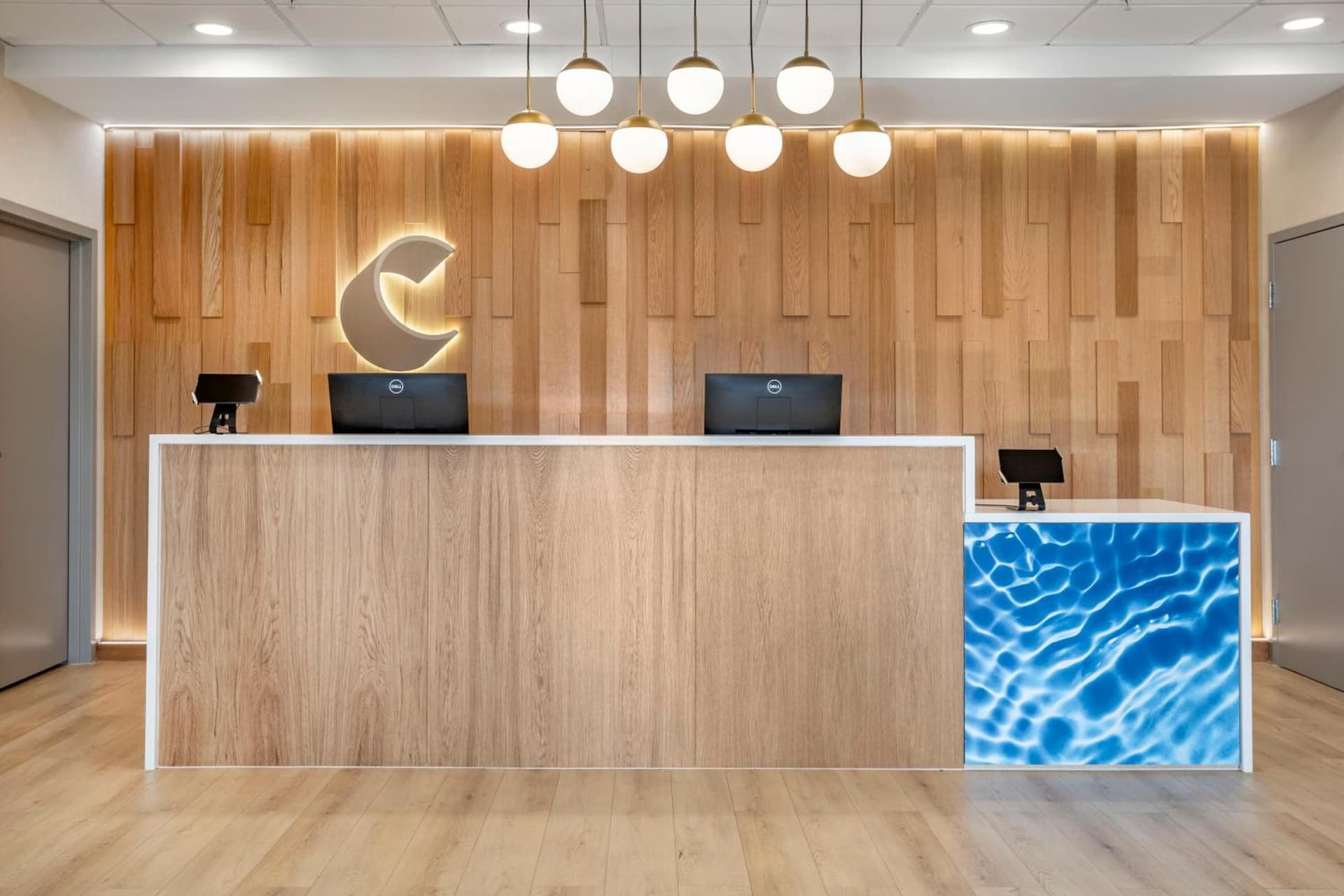 Comfort Inn & Suites Newark Liberty International Airport gallery photo in Newark, NJ — image 83